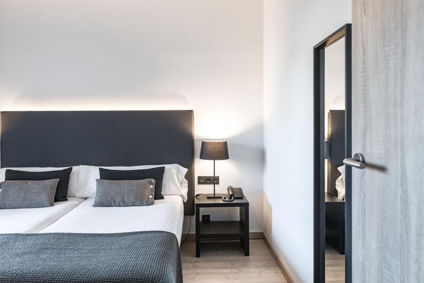 Double or Twin Room photo 3