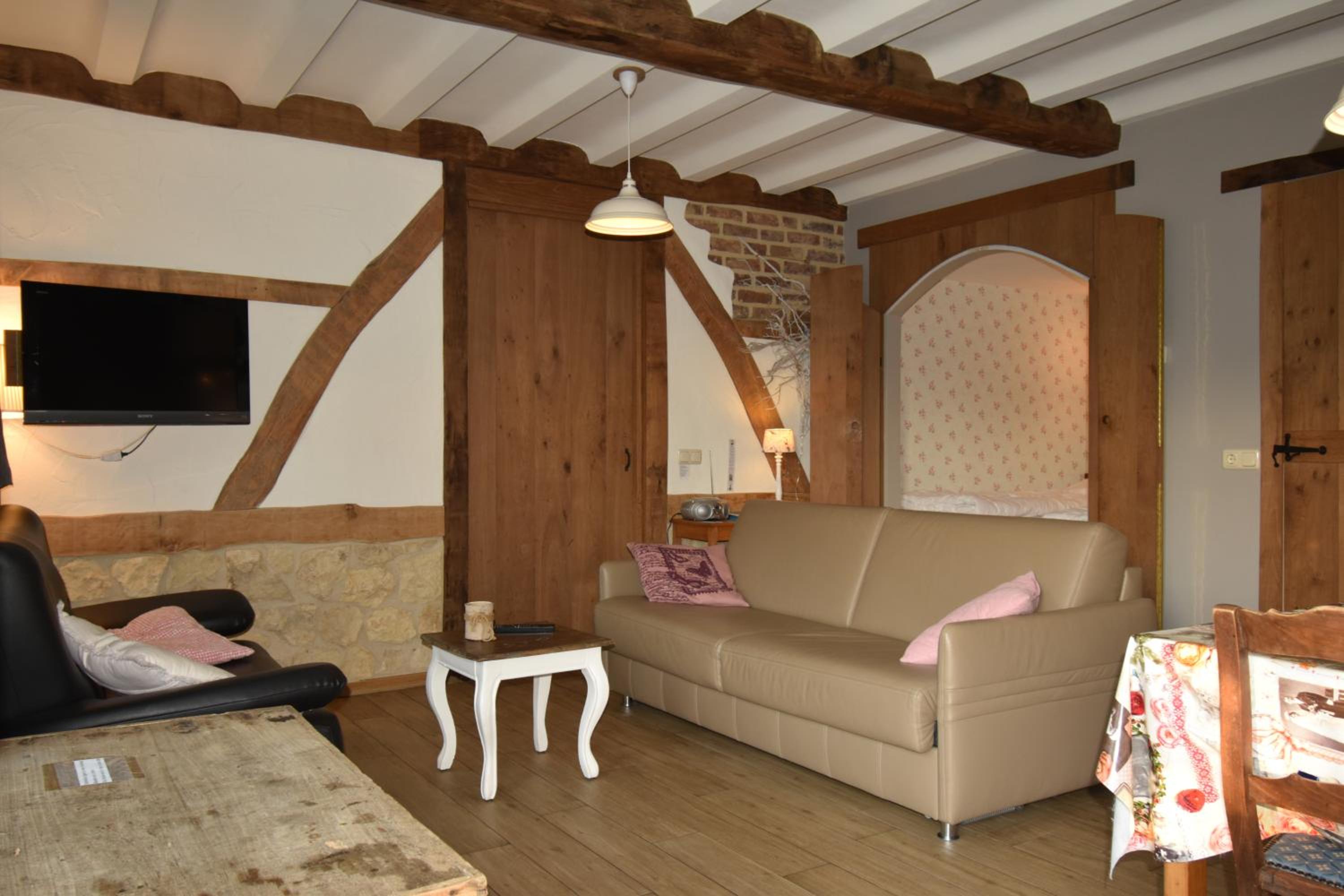 Studio Apartment photo 3