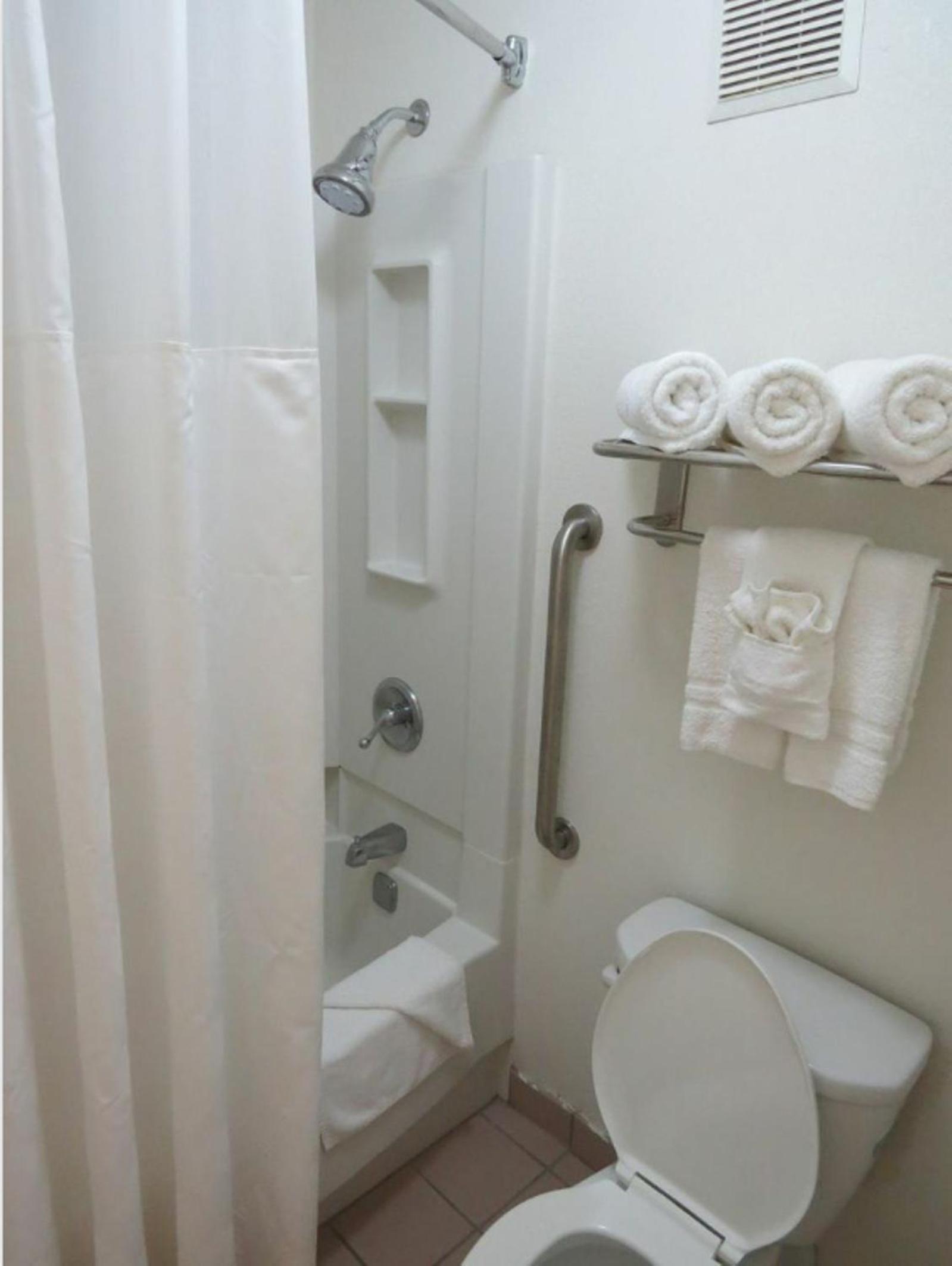 King Room - Non-Smoking - Photo 2