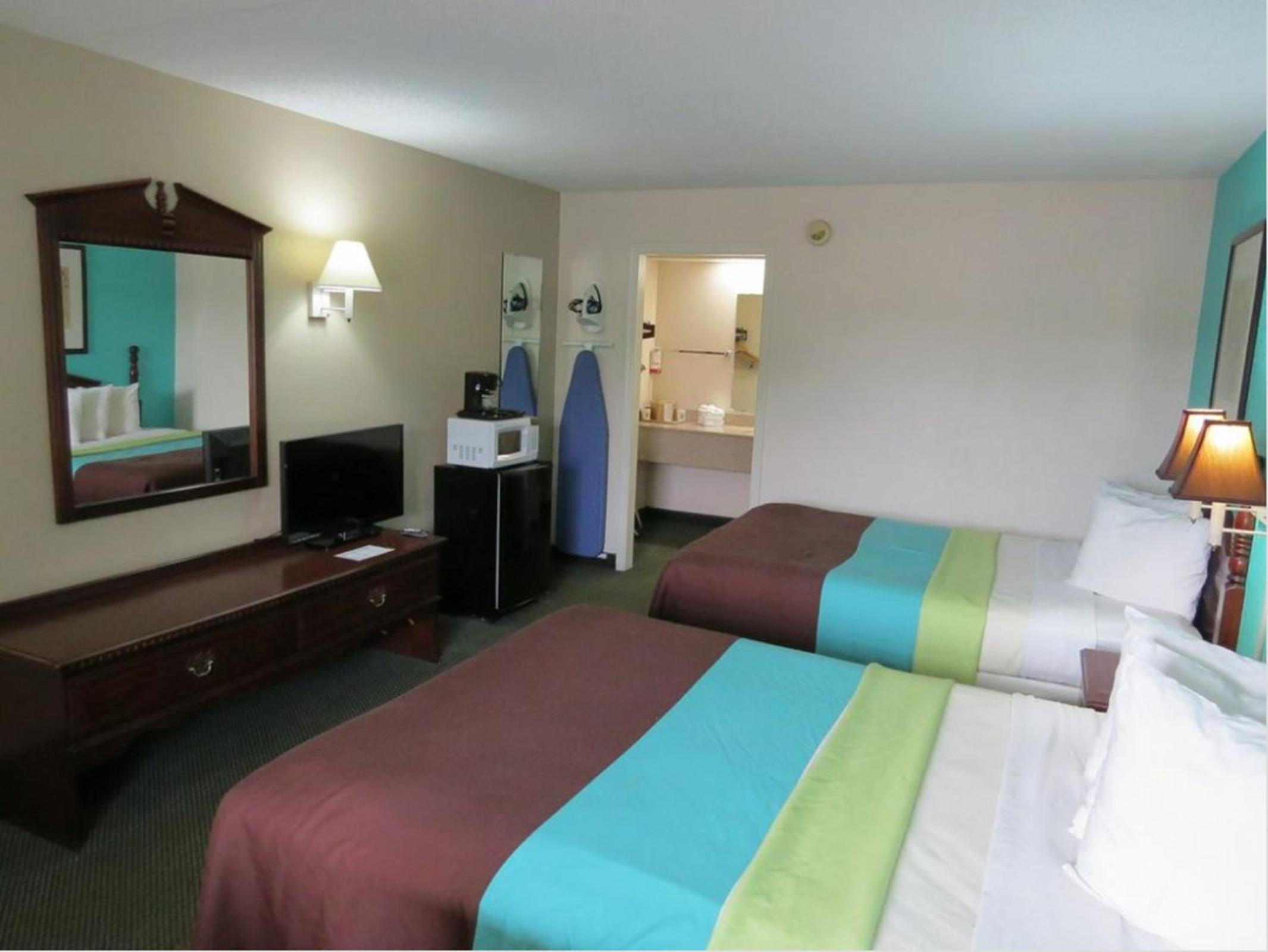 Double Room with Two Double Beds - Non-Smoking - Photo 3