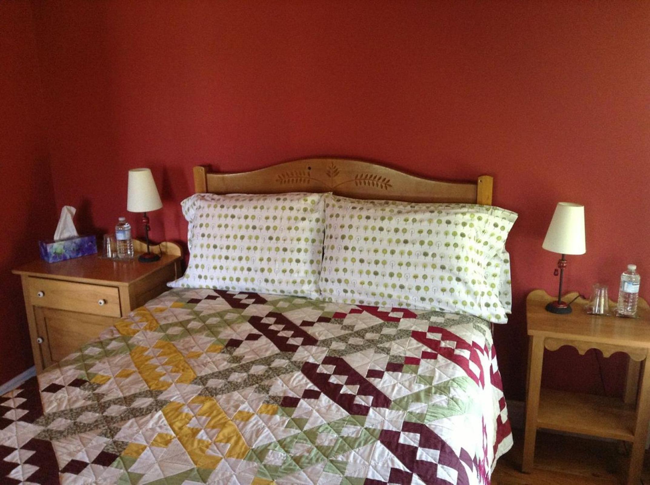 Double Room with Shared Bathroom photo 2