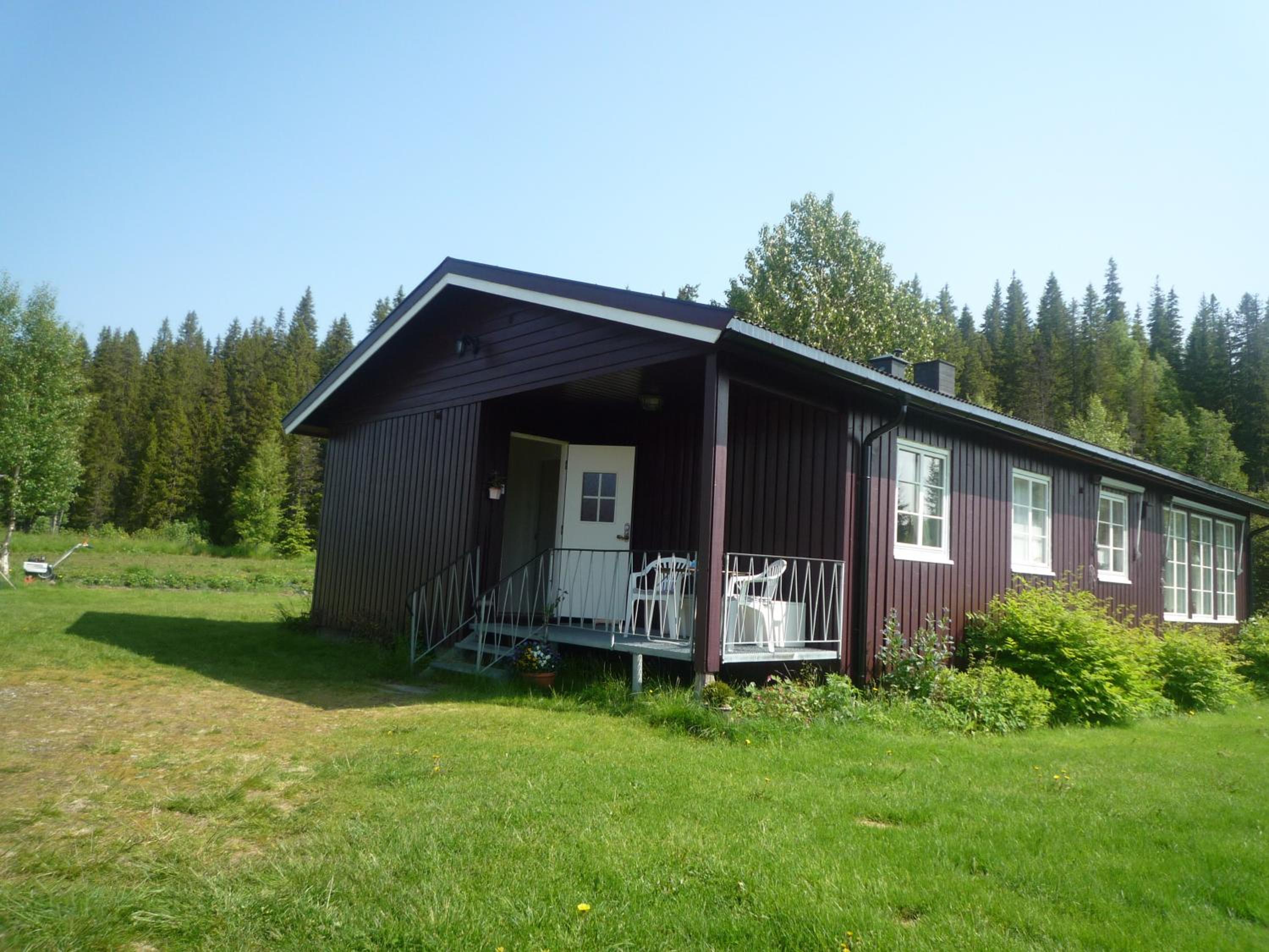 Four-Bedroom House - Photo 2