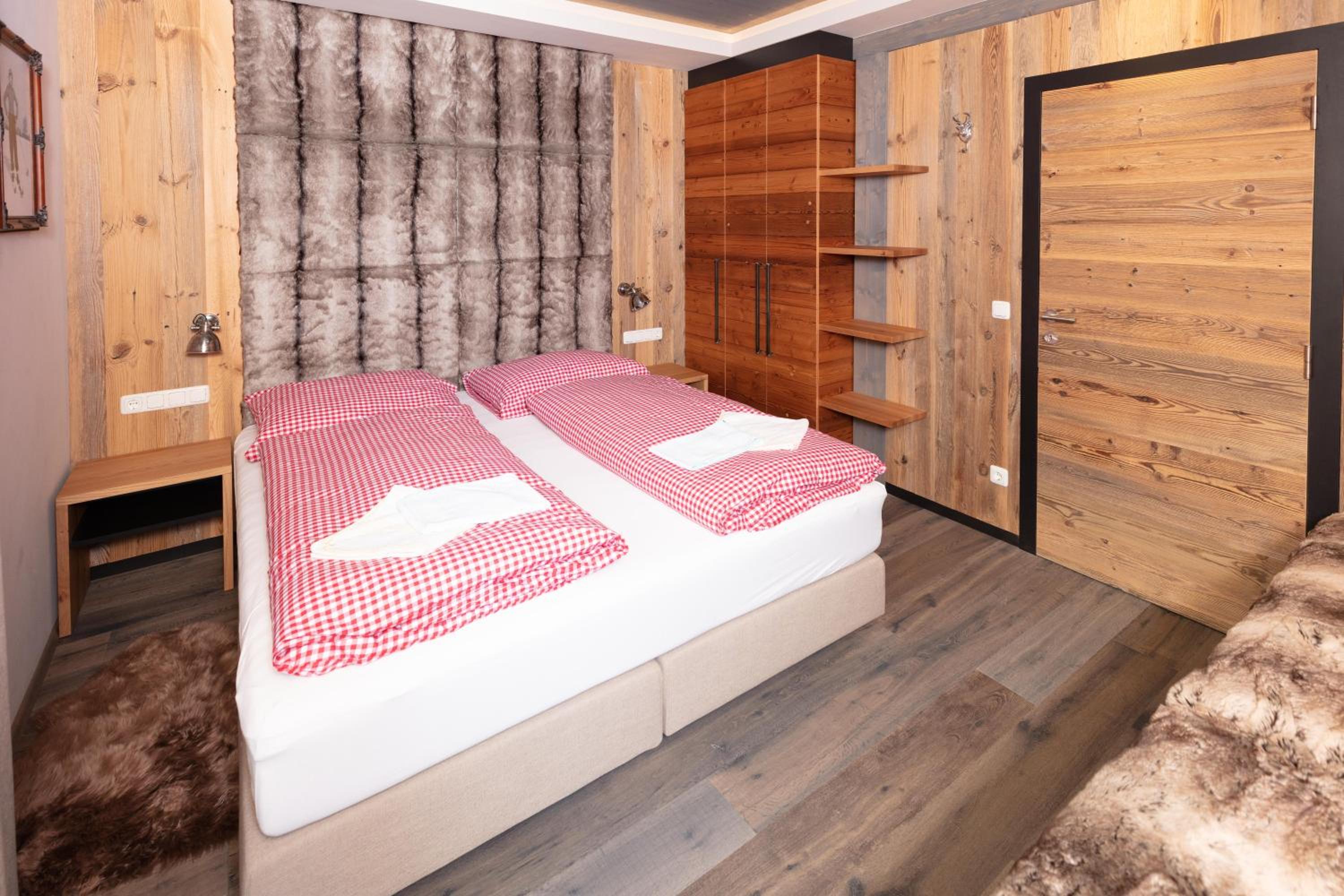 Three-Bedroom Chalet photo 1