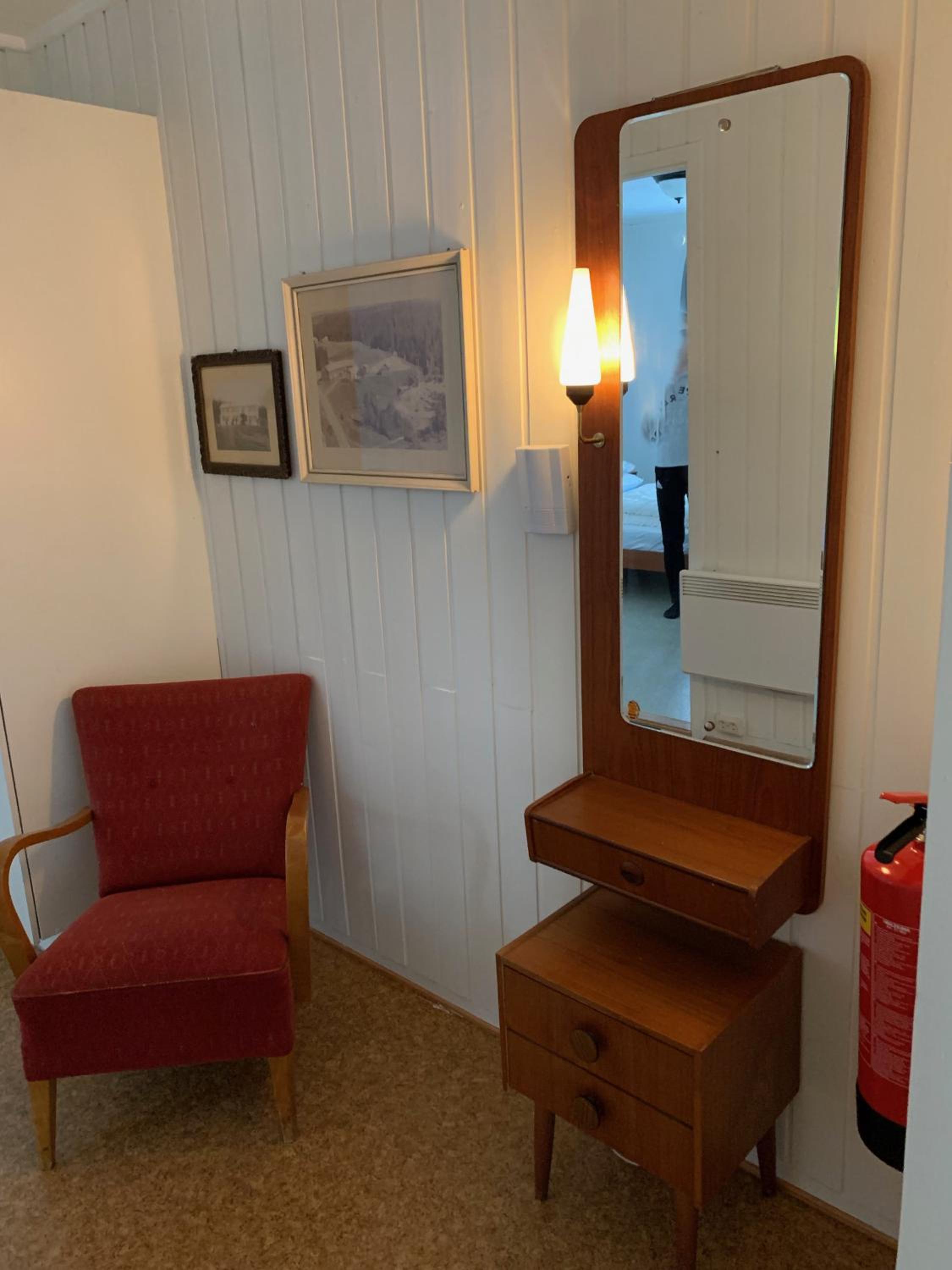 Four-Bedroom House - Photo 28