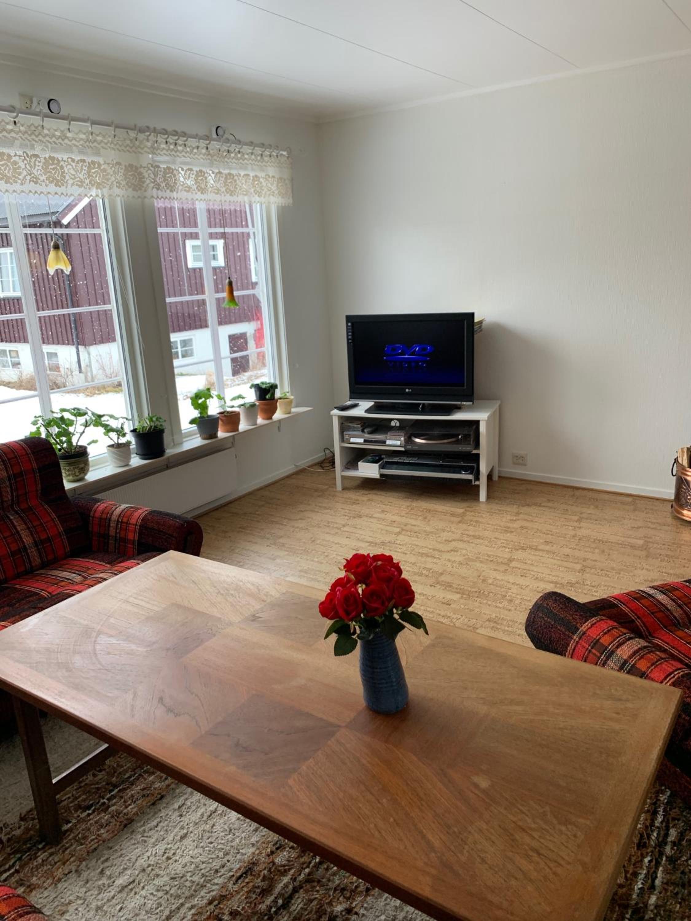 Four-Bedroom House - Photo 27