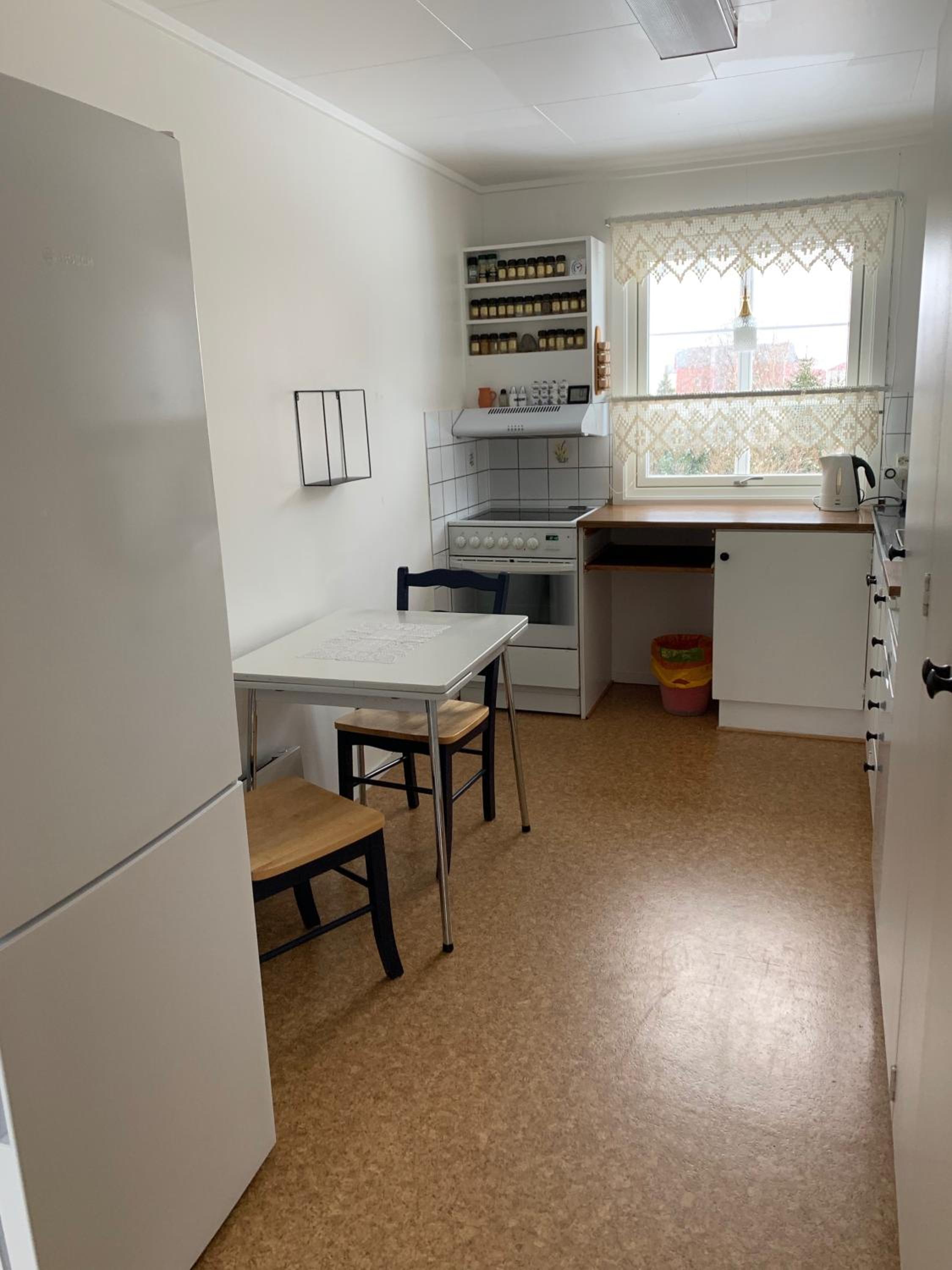 Four-Bedroom House - Photo 23
