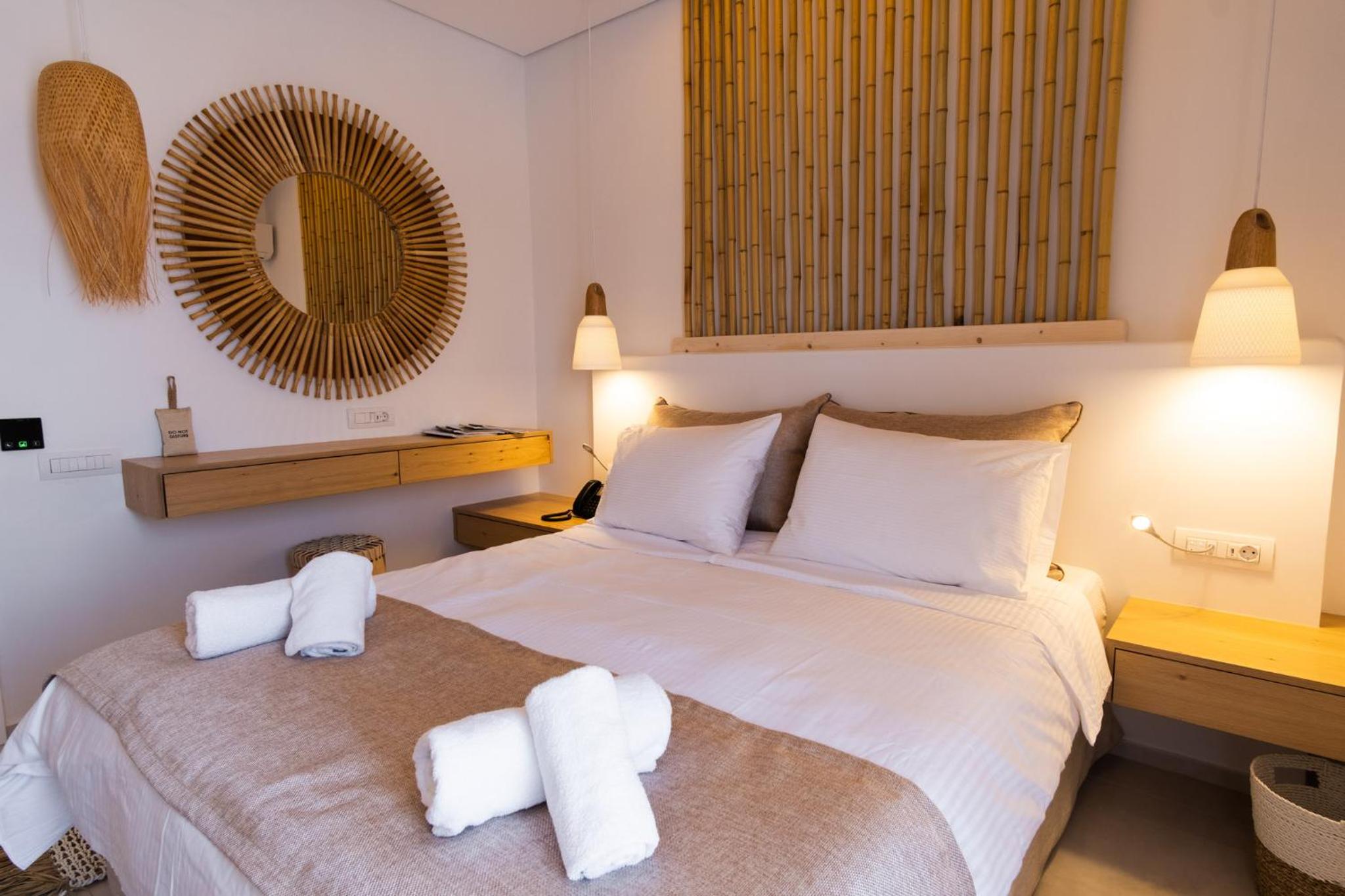 Superior Double Room with Pool View - Photo 19