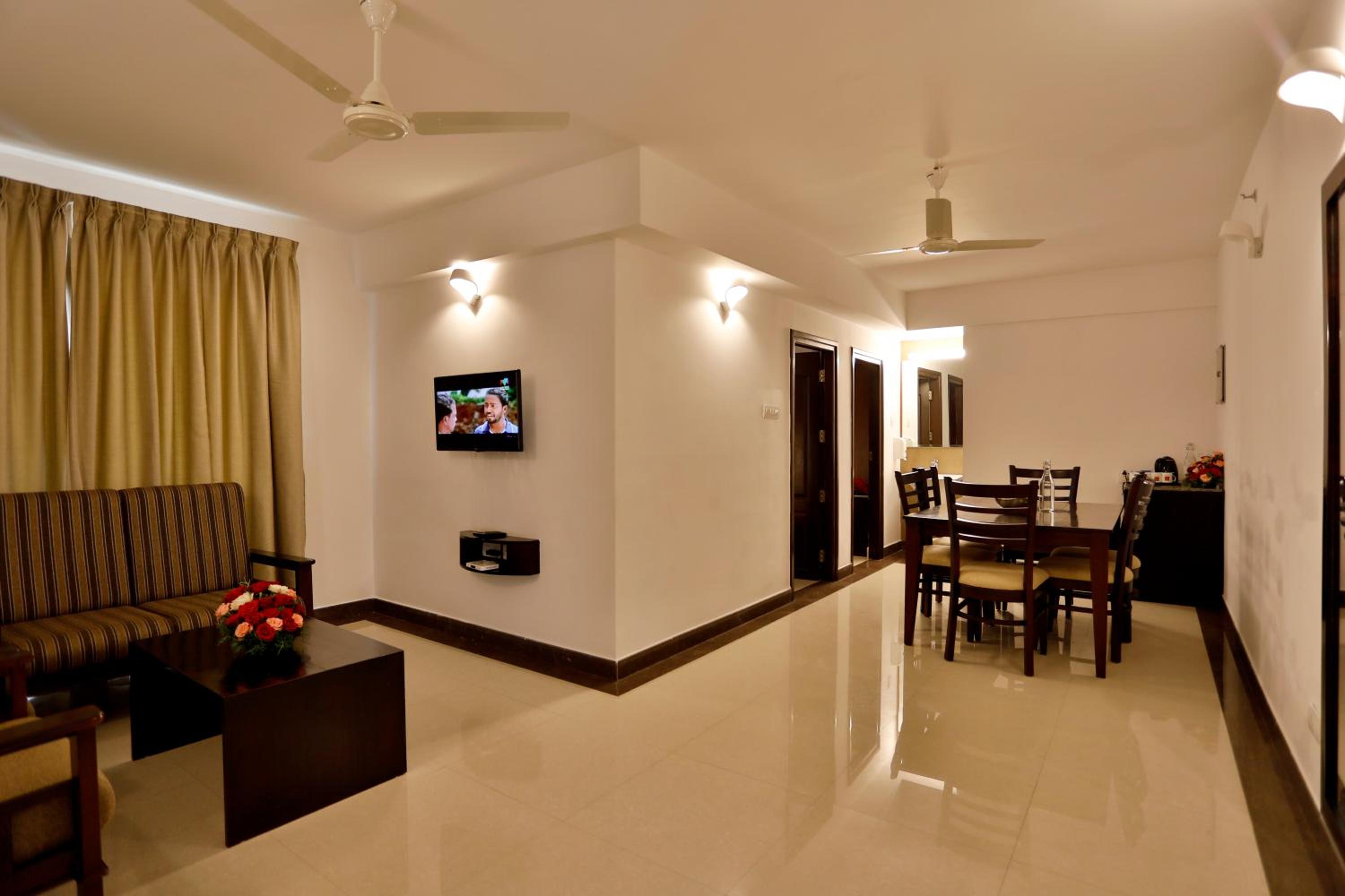2 Bed Room Family Suite With Balcony - Photo 3