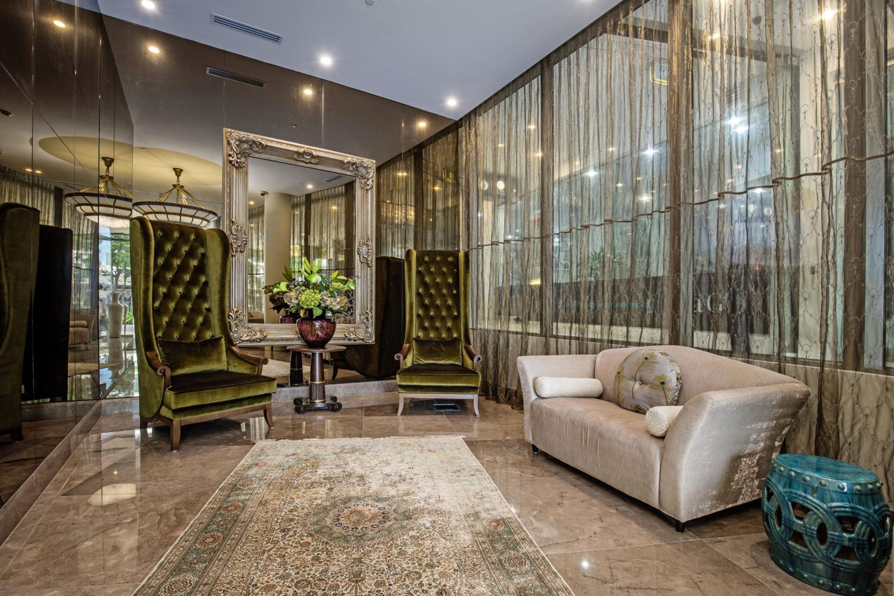 Deluxe Two Bedroom Apartment 