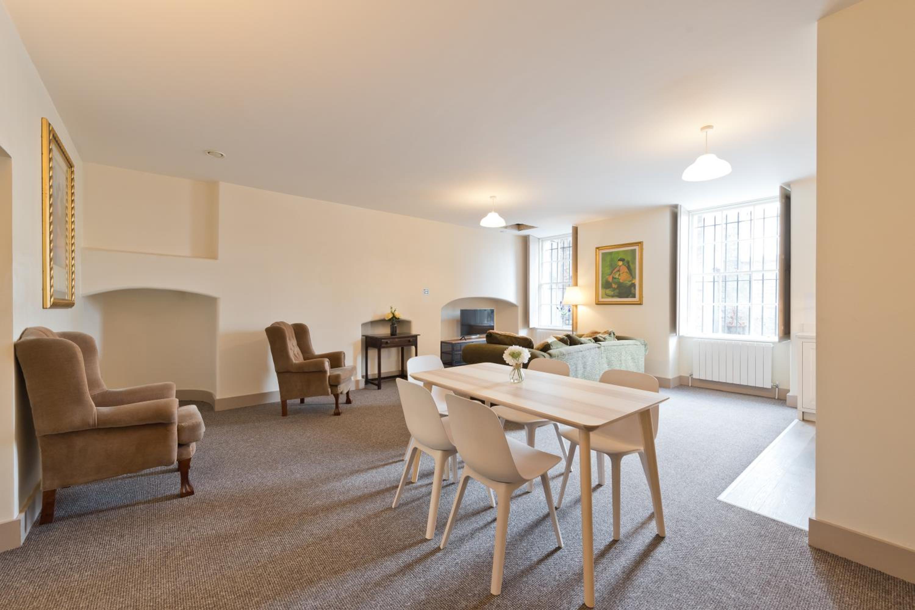 Lower Ground Floor Apartment photo 1