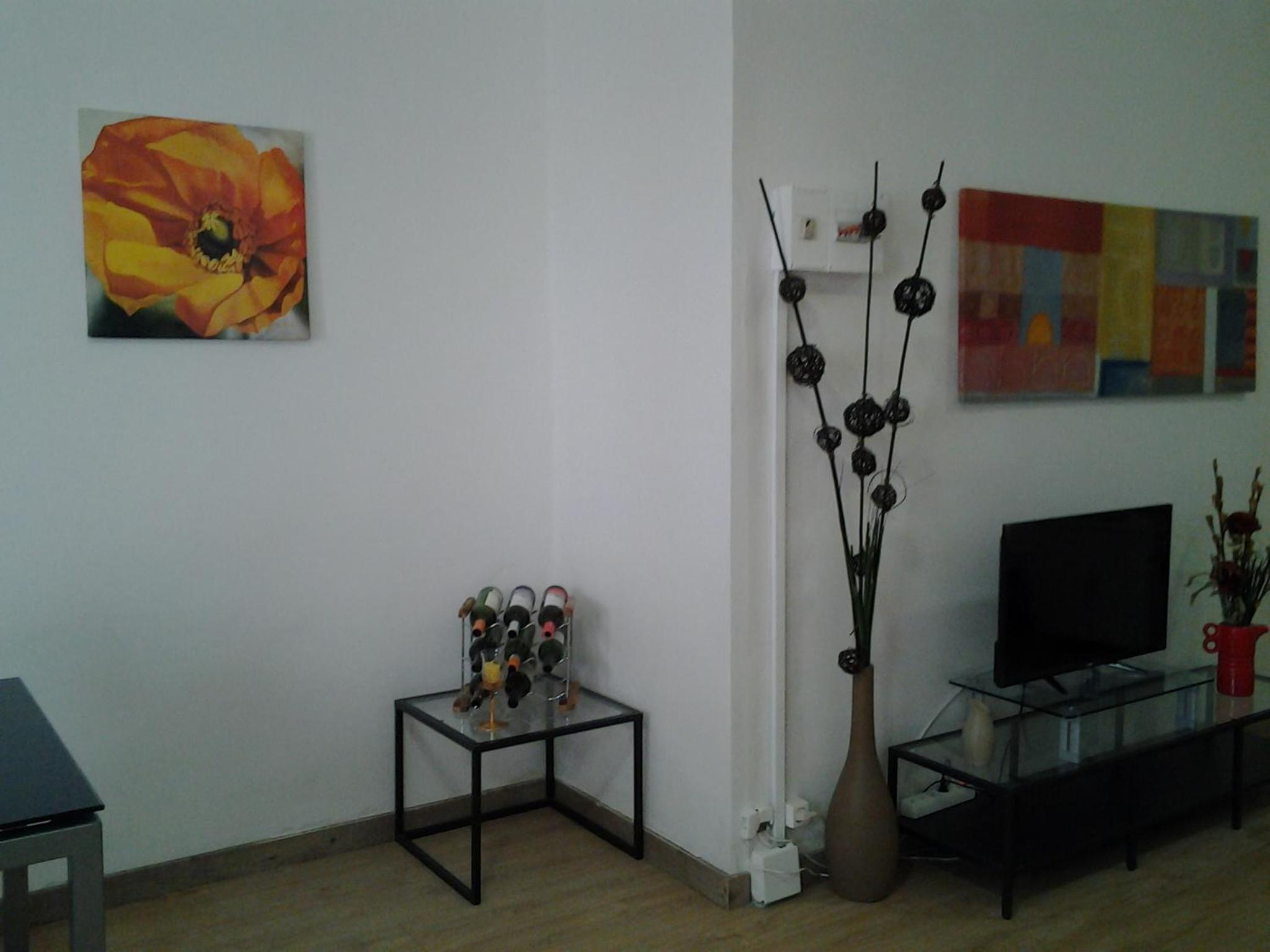 Two-Bedroom Apartment - Photo 6
