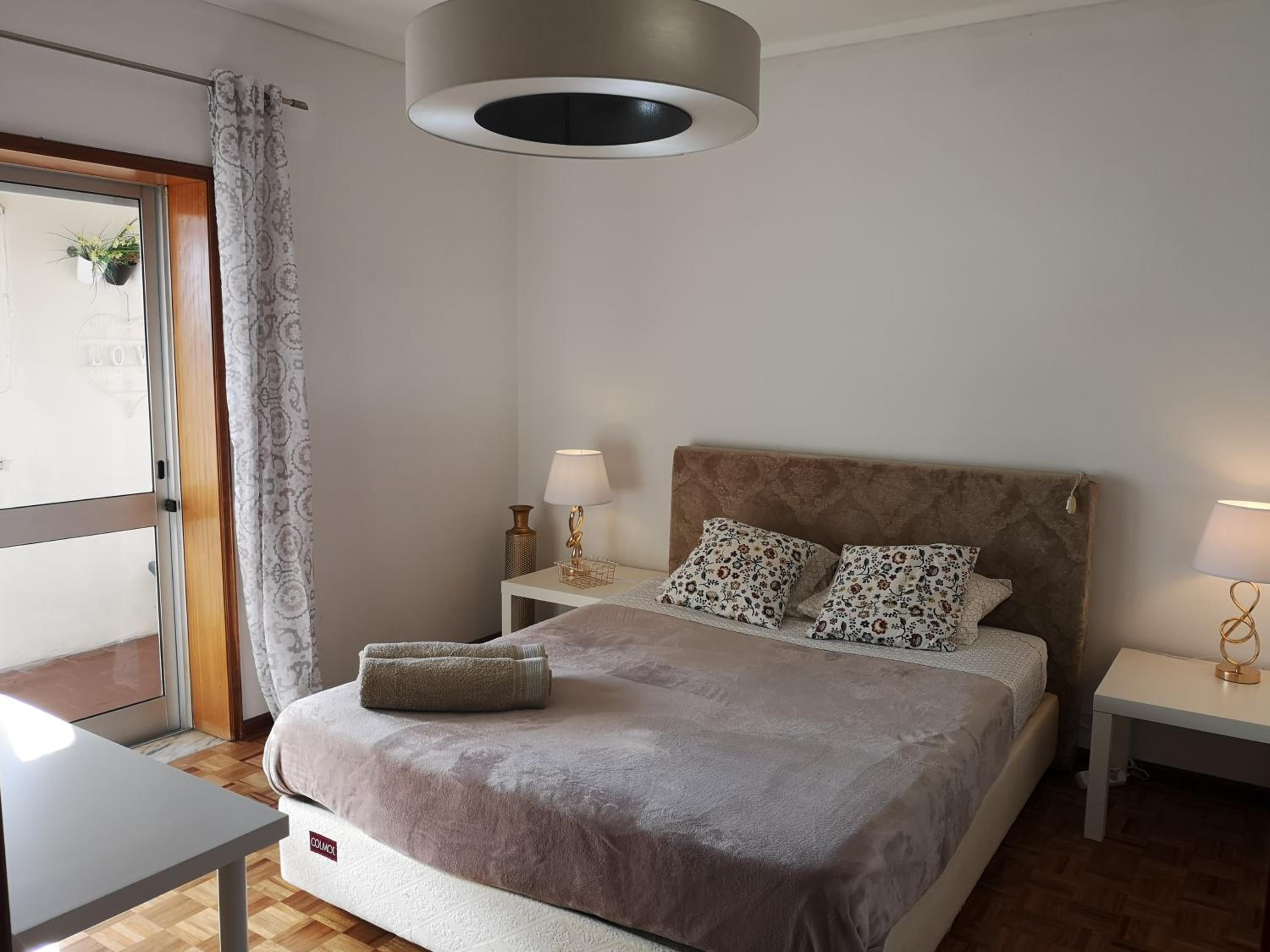 Two-Bedroom Apartment - Photo 3