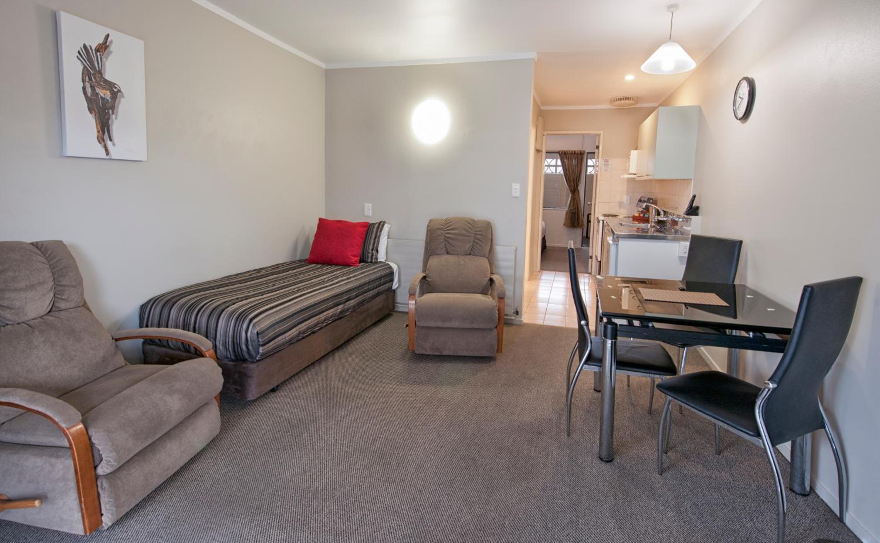 One-Bedroom Apartment with Hot Tub - Photo 2