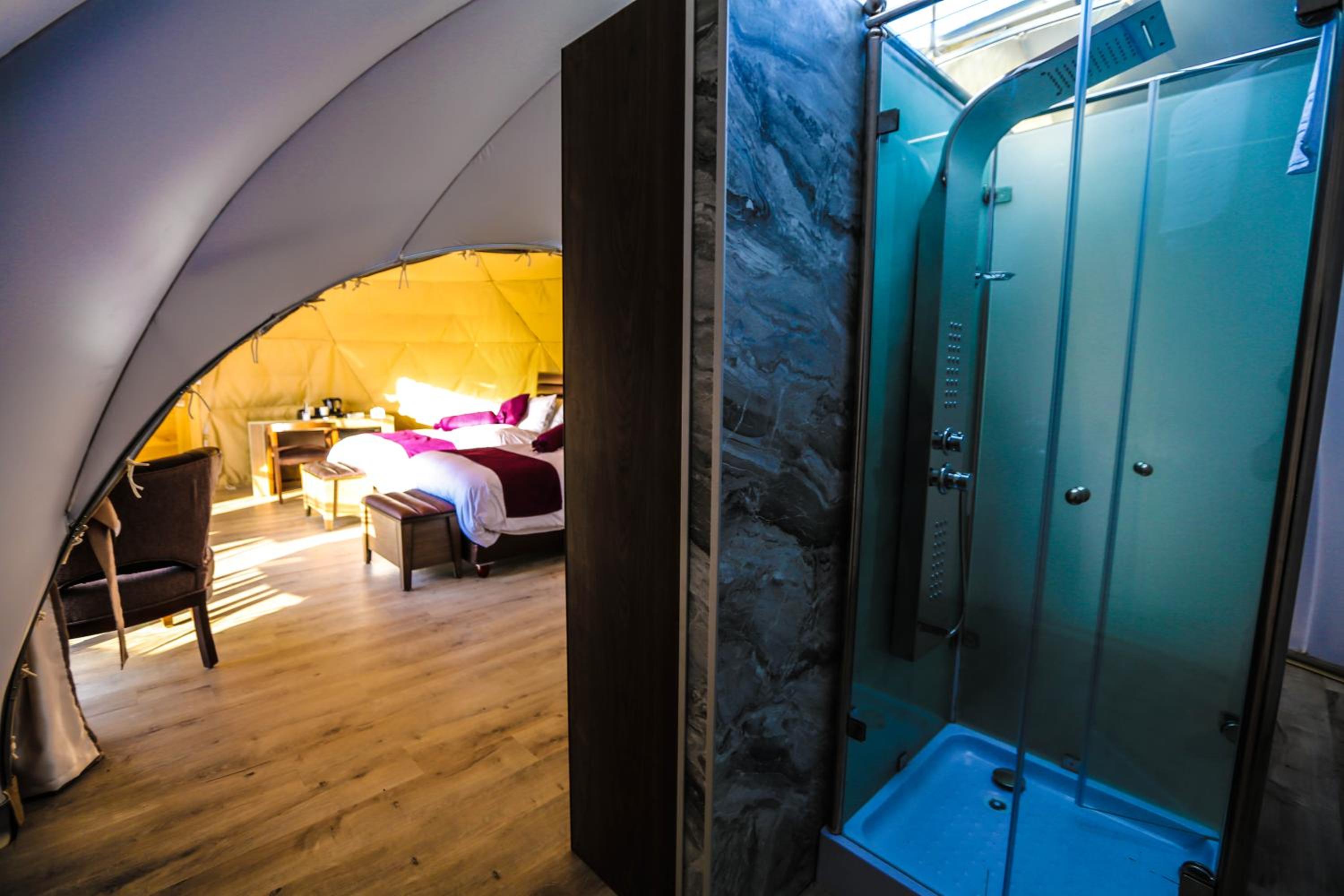 Junior Suite Pod Twin - Photo 1