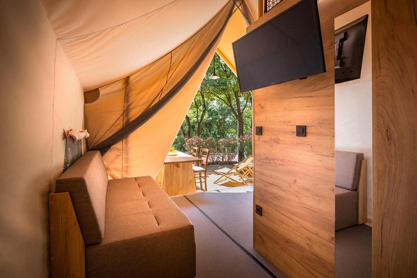Glamping Tent with Panoramic Bubble  - Photo 5