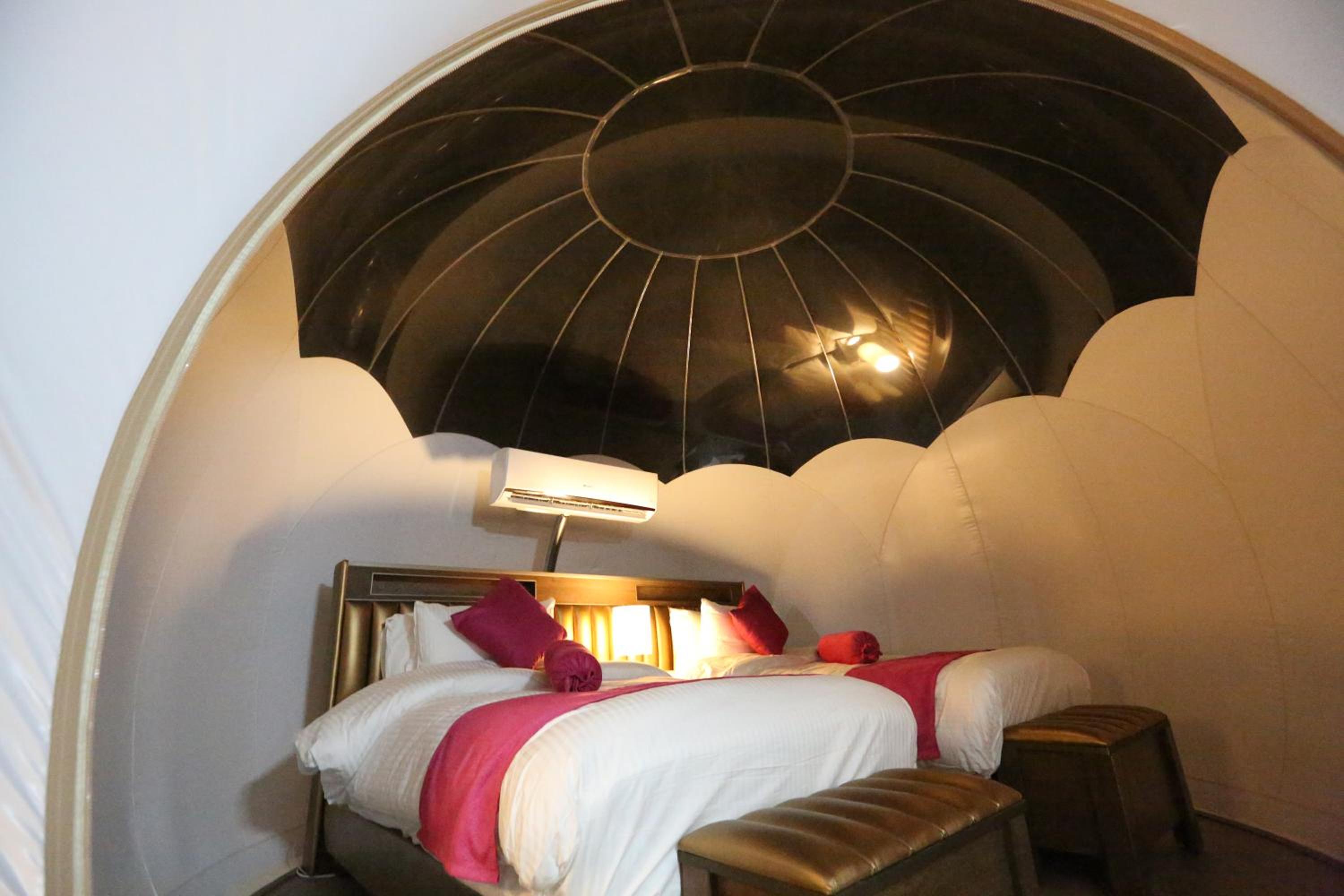 Bubble Suite Twin - Photo 1