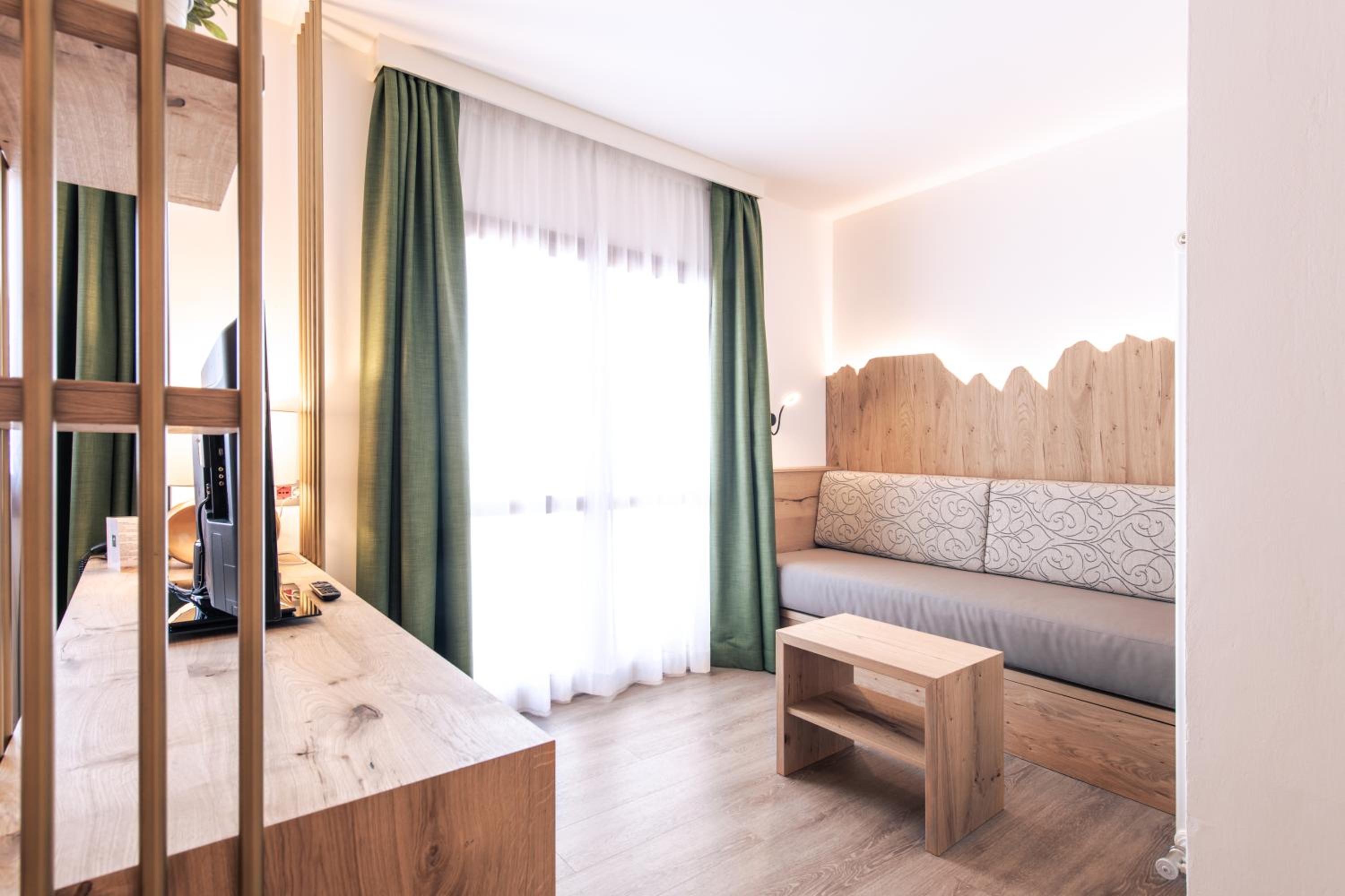 Deluxe Double or Twin Room - Photo 4
