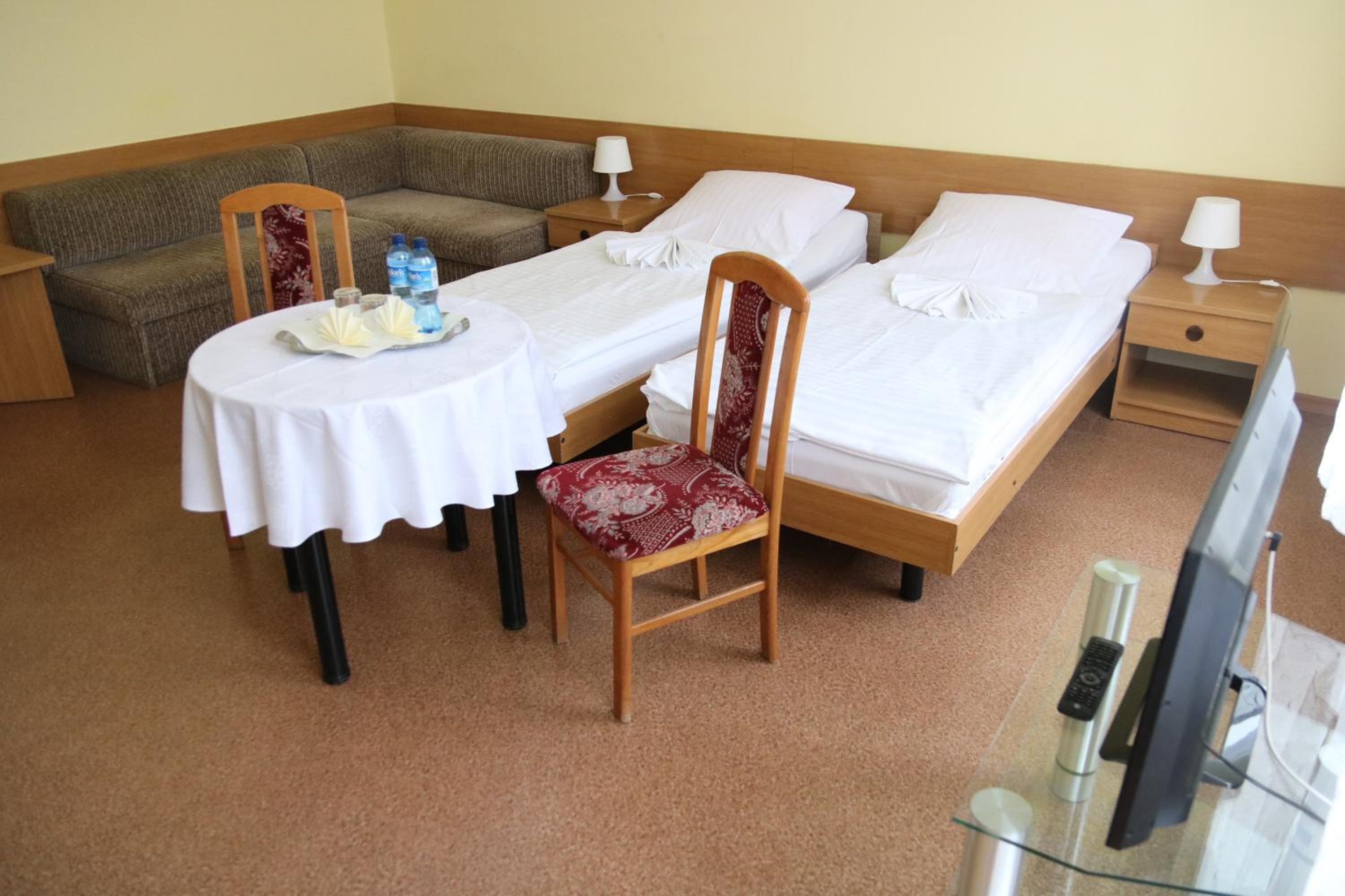Double Room with Balcony - Photo 3