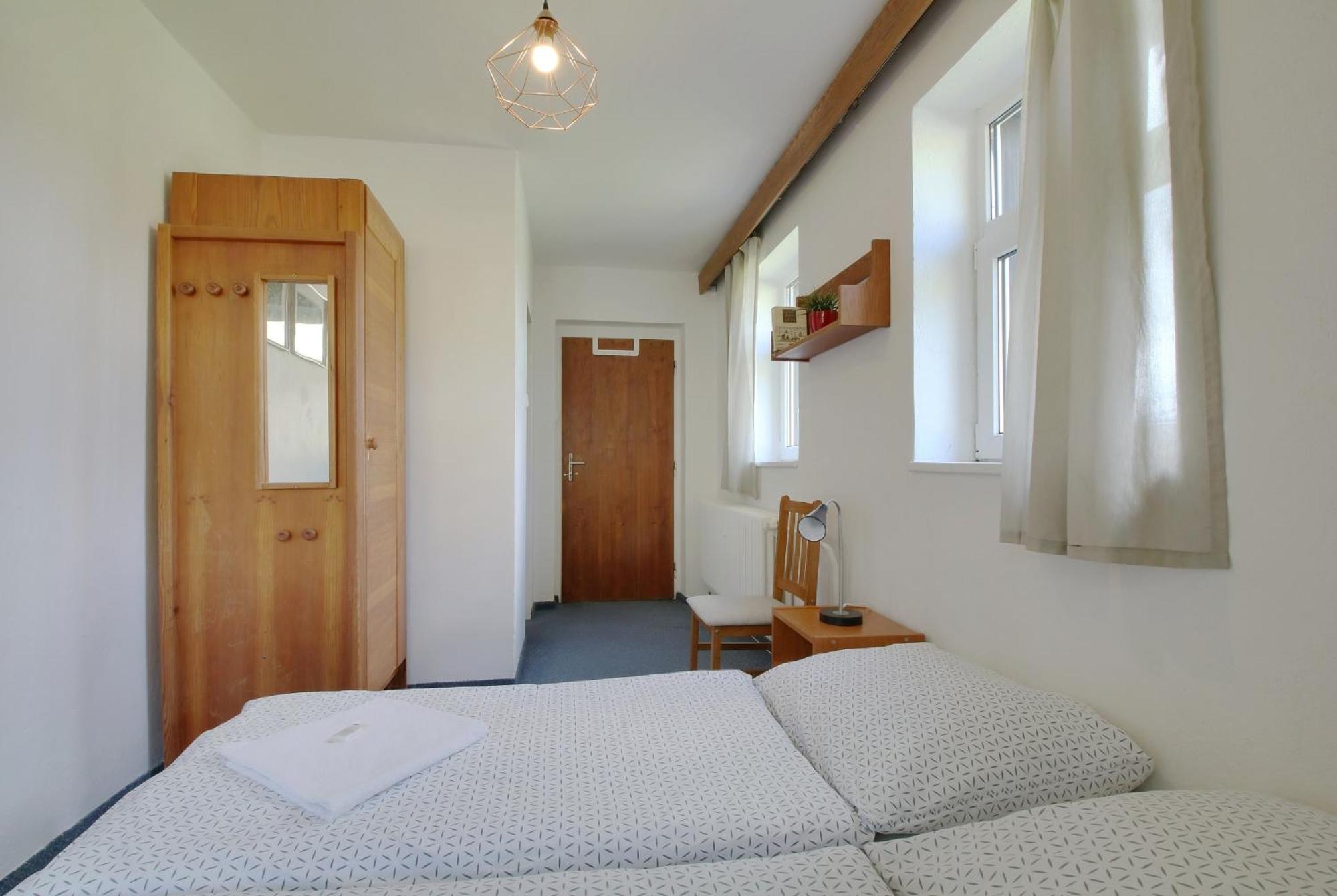 Standard Double Room - Photo 7
