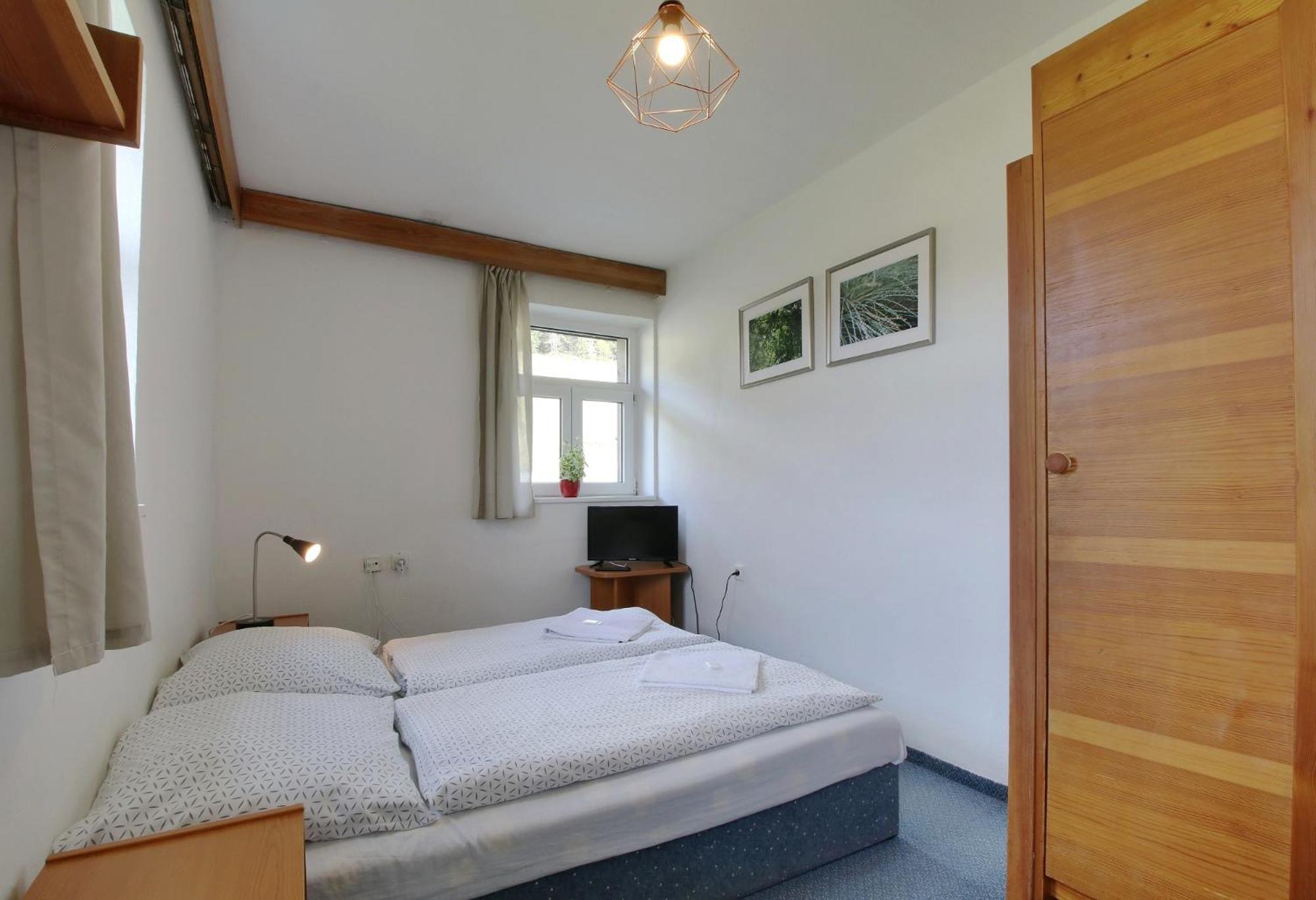 Standard Double Room - Photo 6