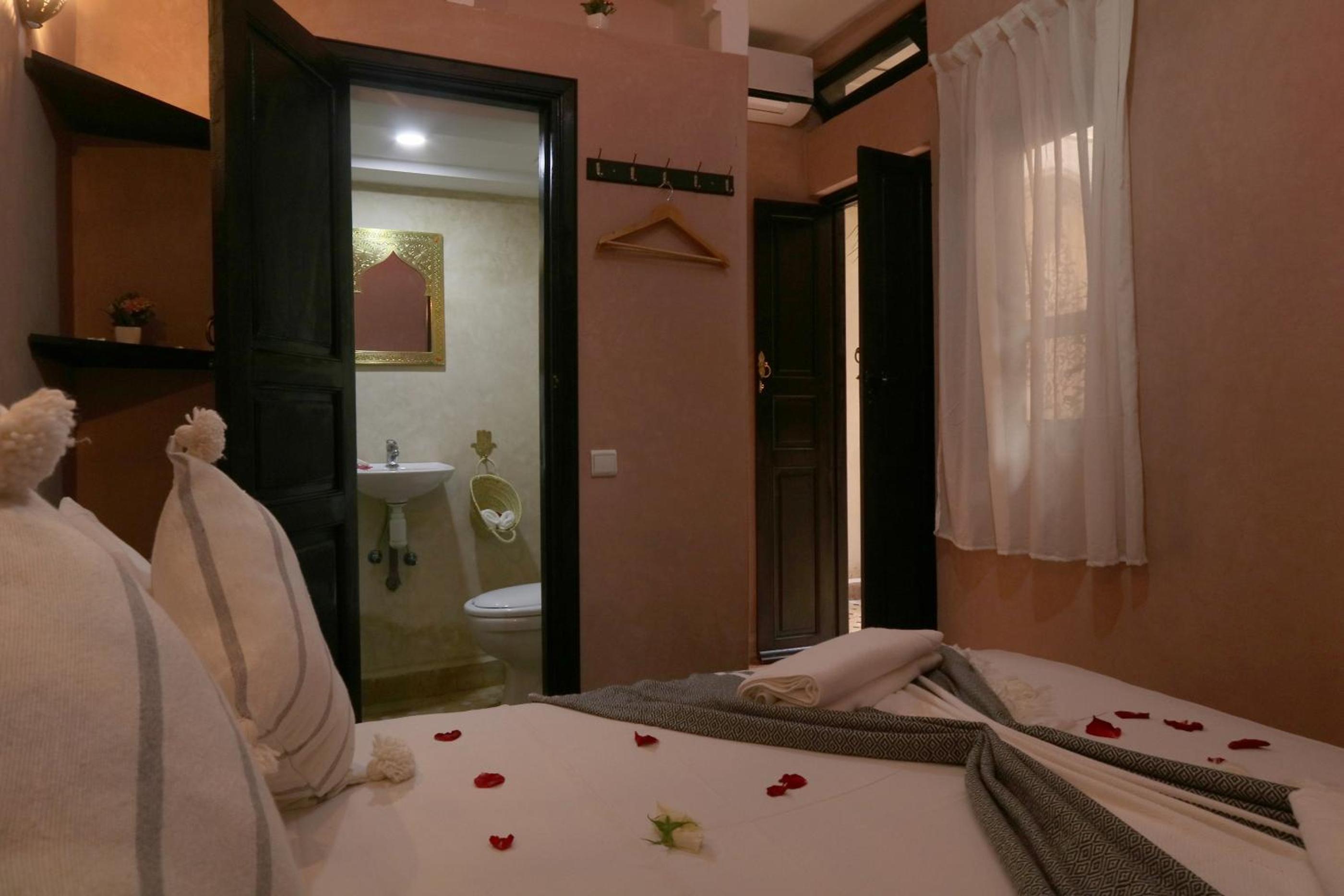 Deluxe Double Room - Photo 3