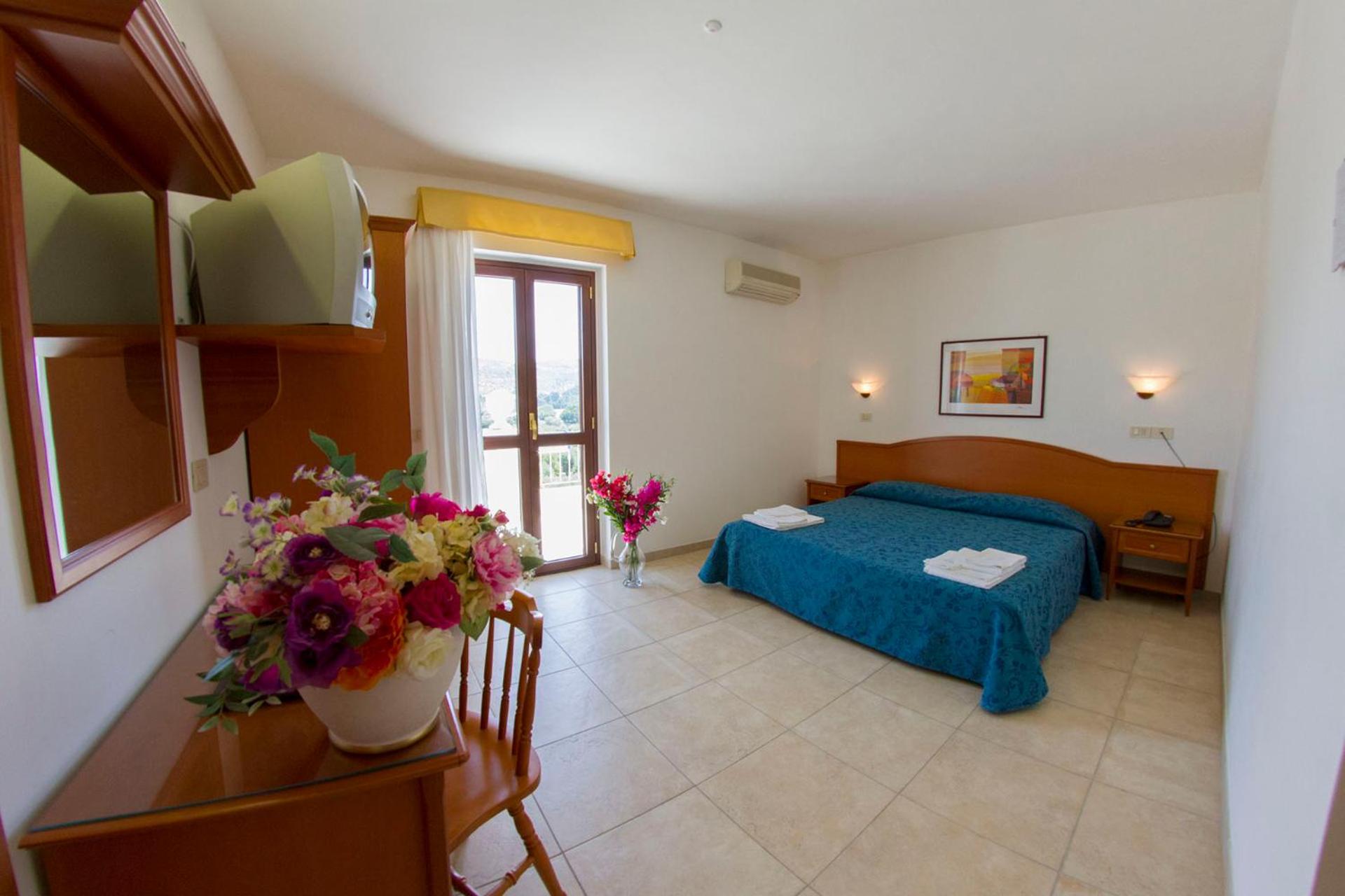 Double Room with Balcony photo 3