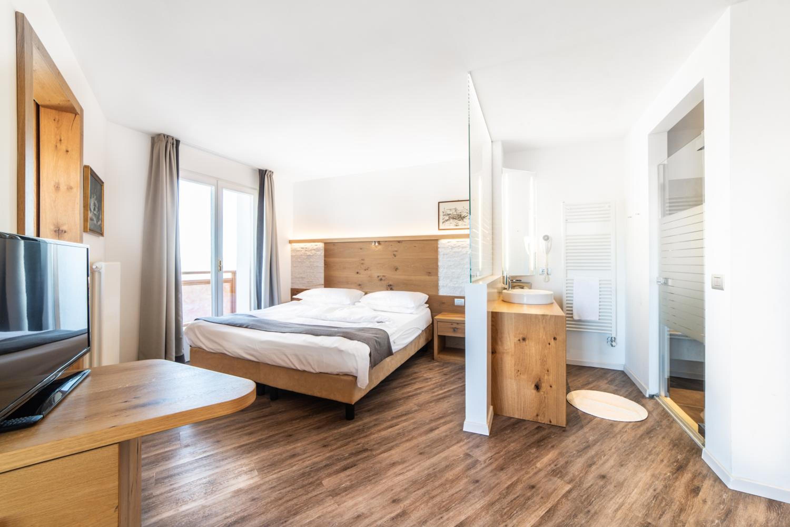 Junior Suite - Photo 1