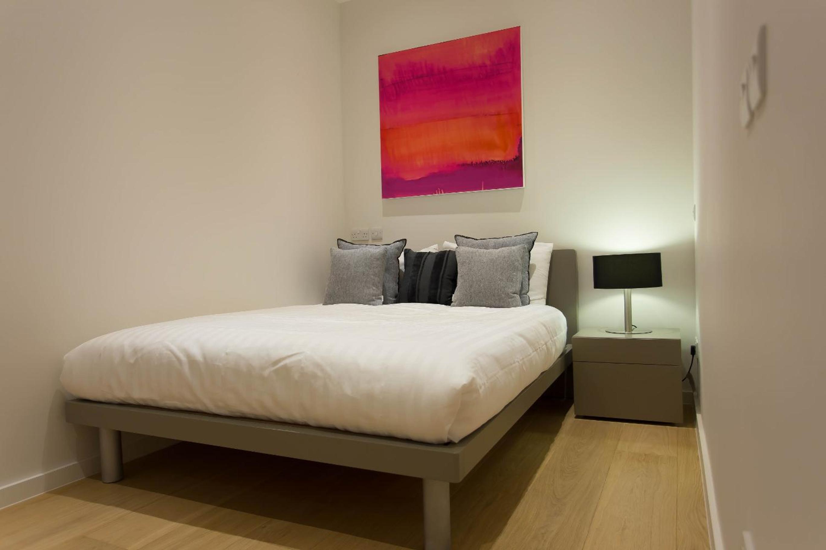 Lower Ground Studio Apartment photo 2