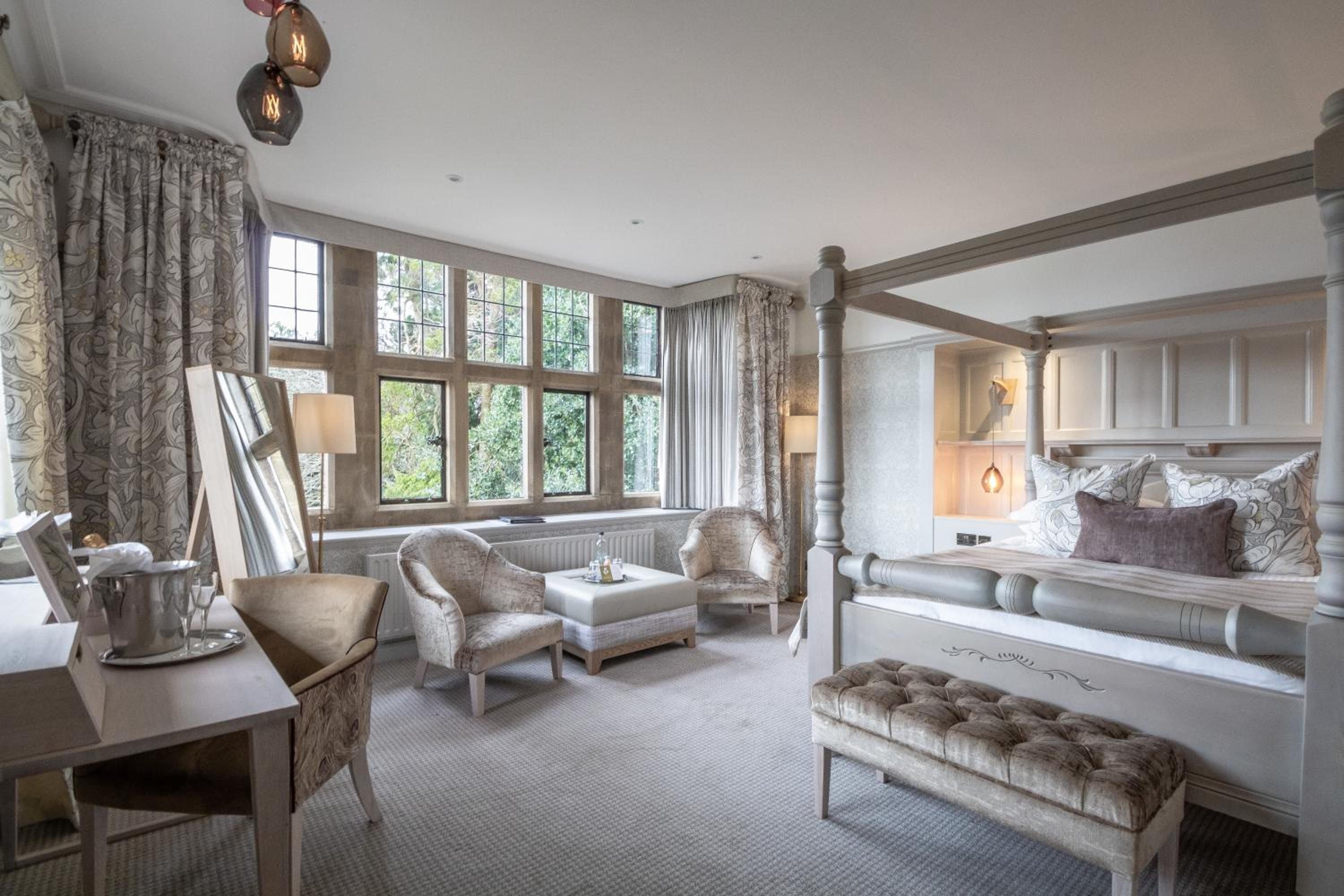 Double Room with Four Poster Bed photo 2