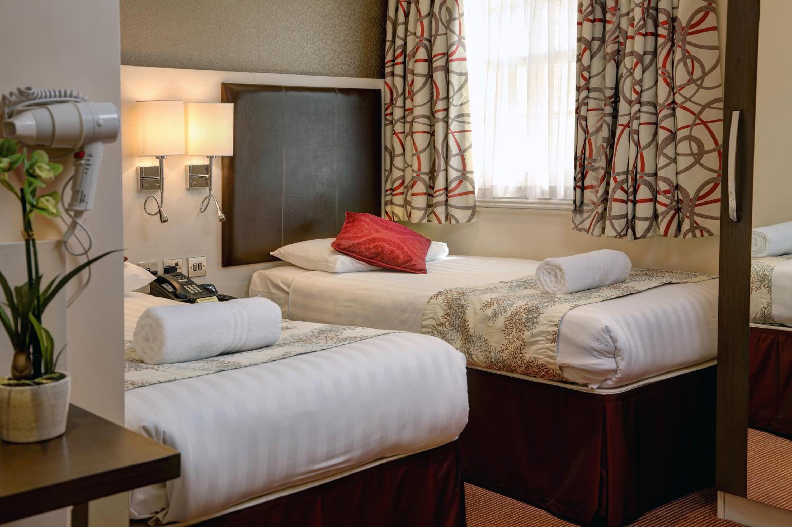 Standard Twin Room - Non-Smoking photo 1
