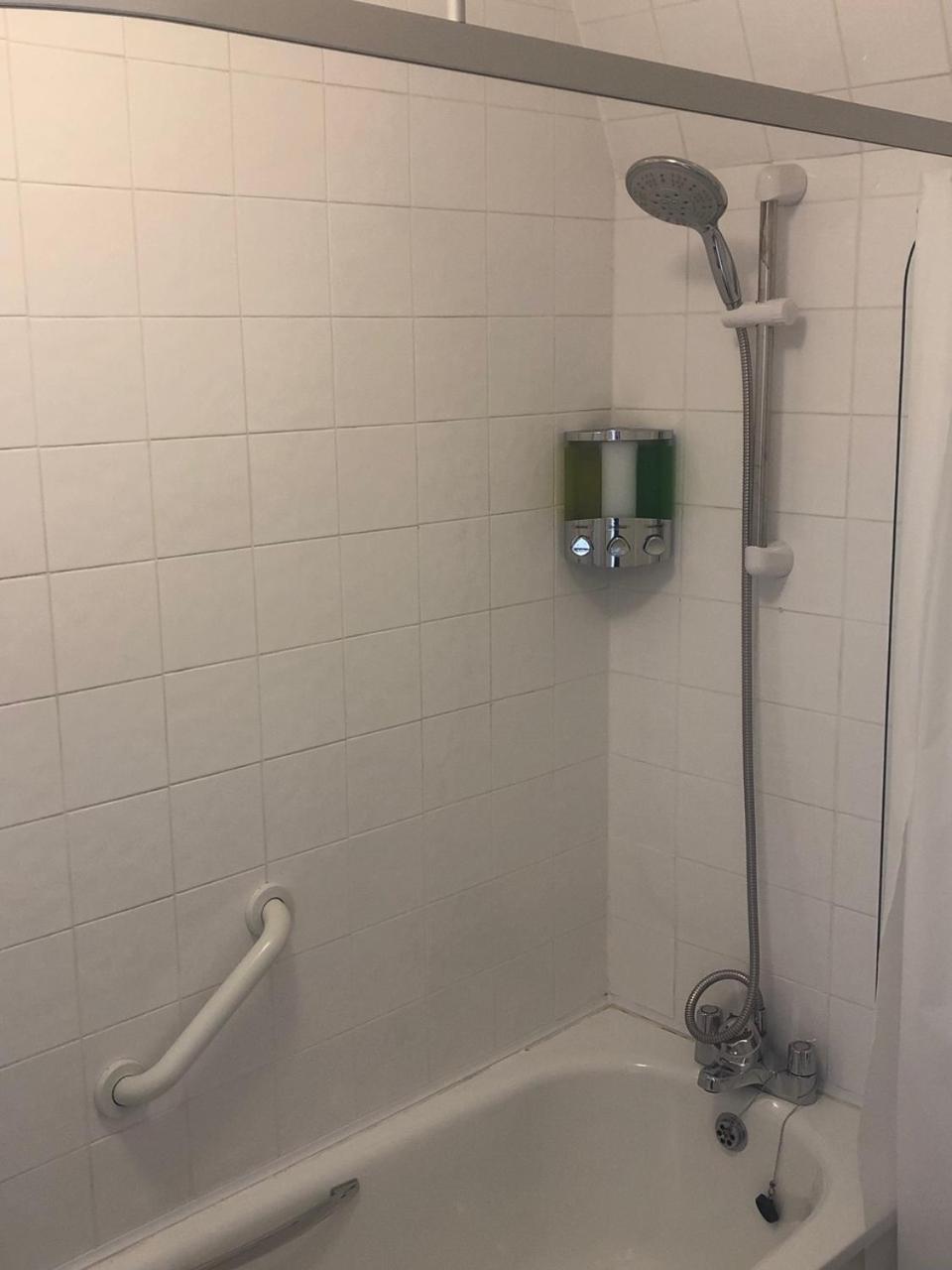 Double Room with Private Bathroom photo 3