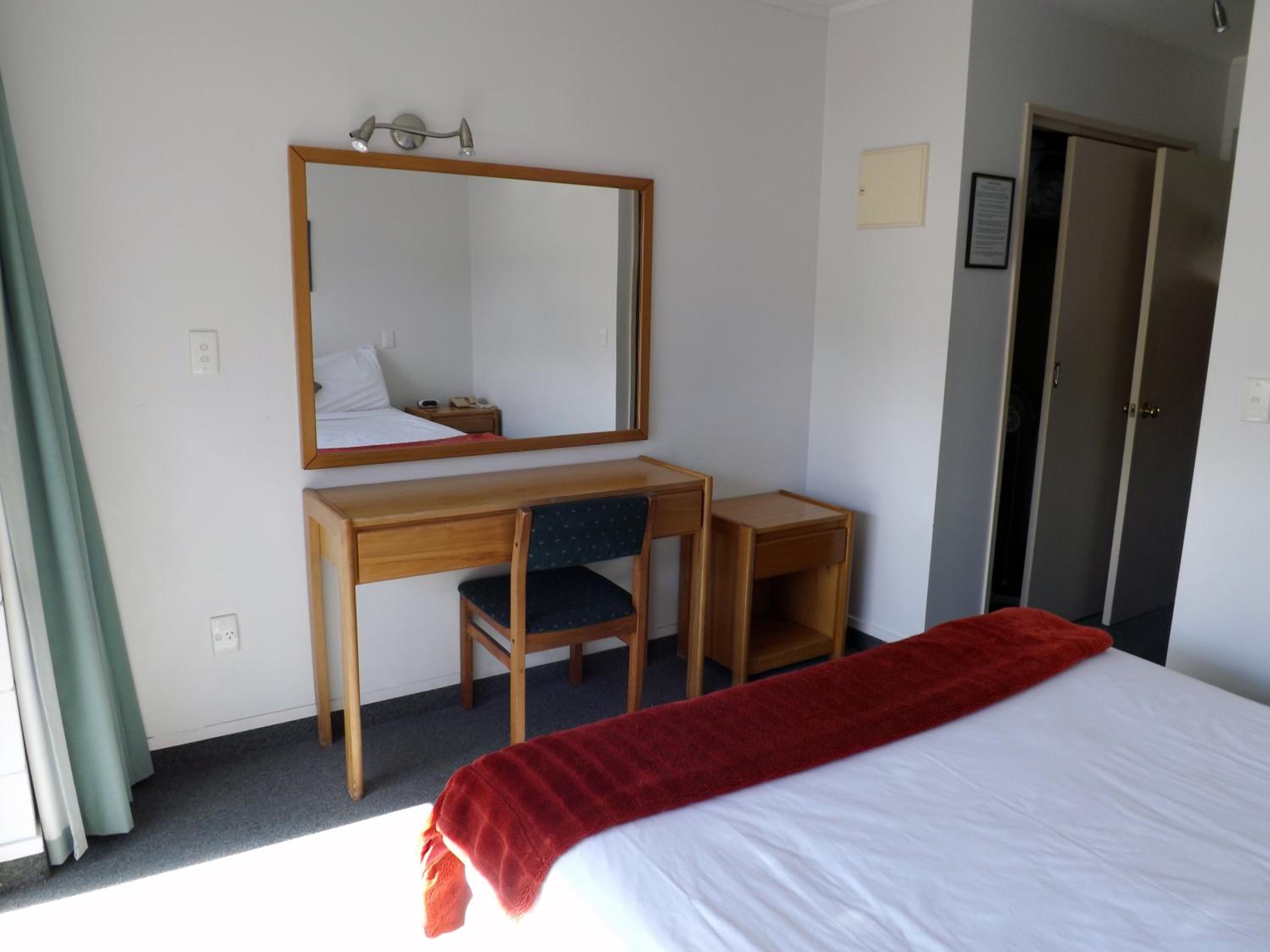 One-Bedroom Suite - Photo 1