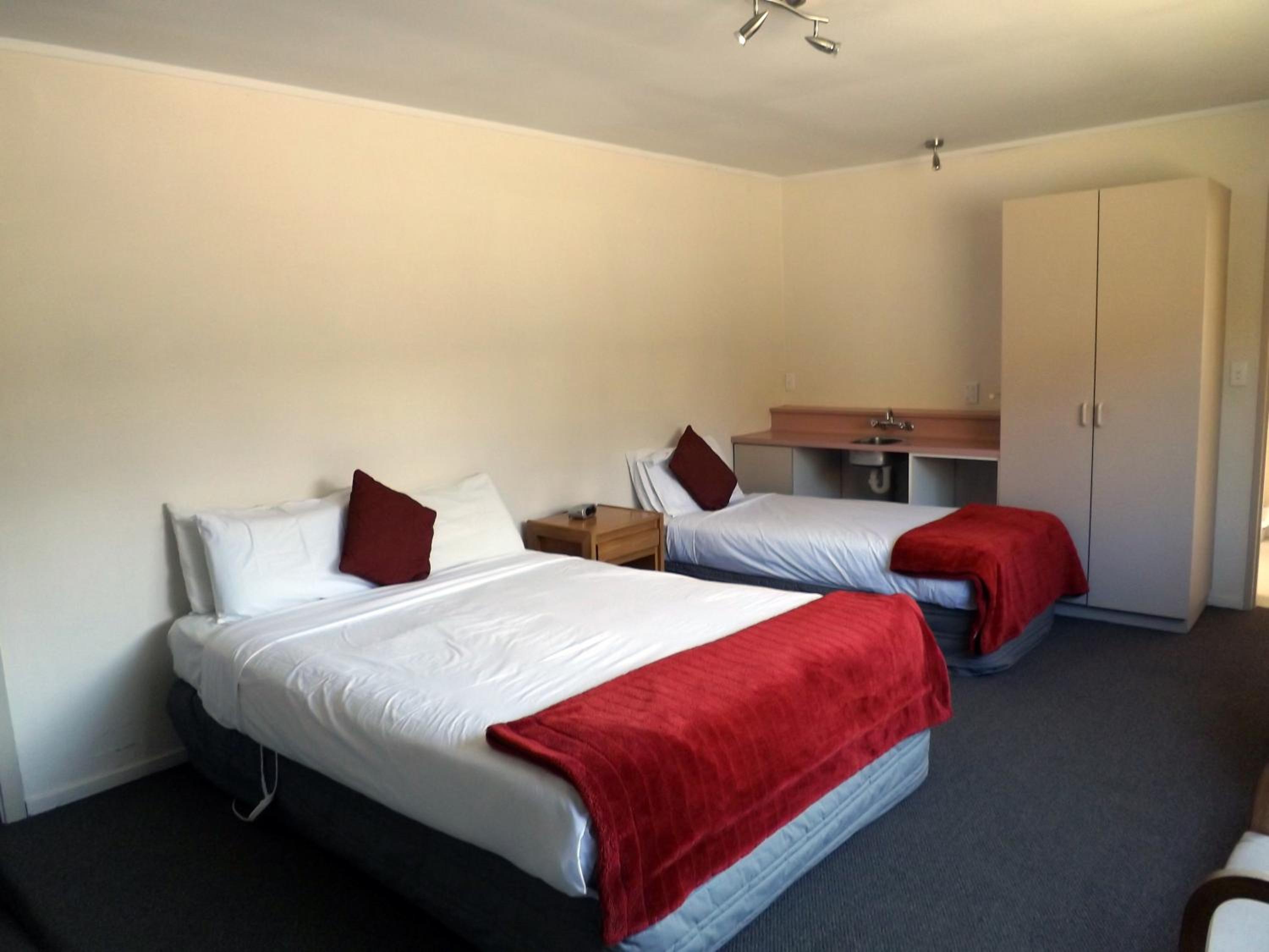 Two-Bedroom Suite - Photo 5