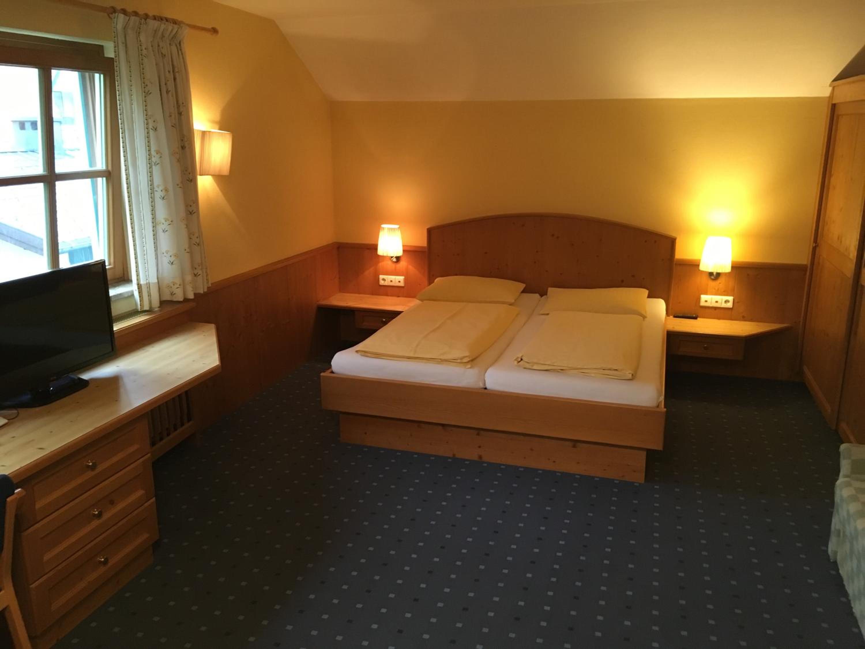 Double Room - Photo 6