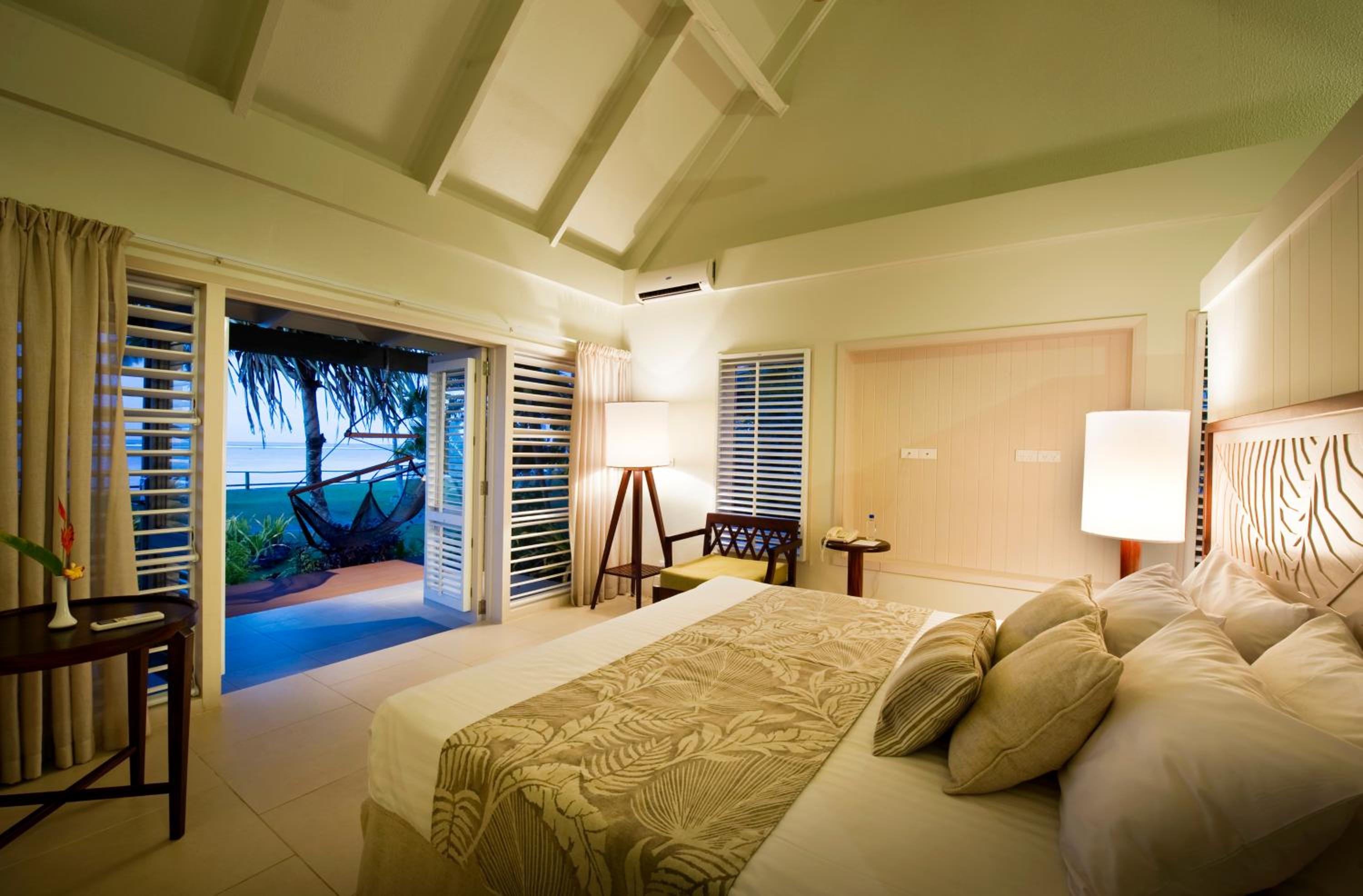 Deluxe Beach Front Bure - Photo 1