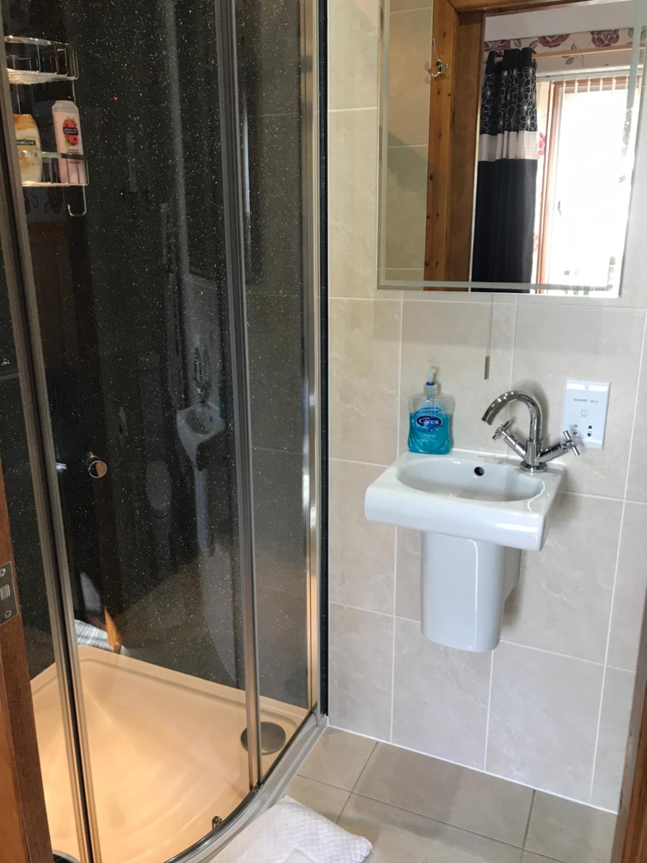 Double Room with Private Bathroom photo 3