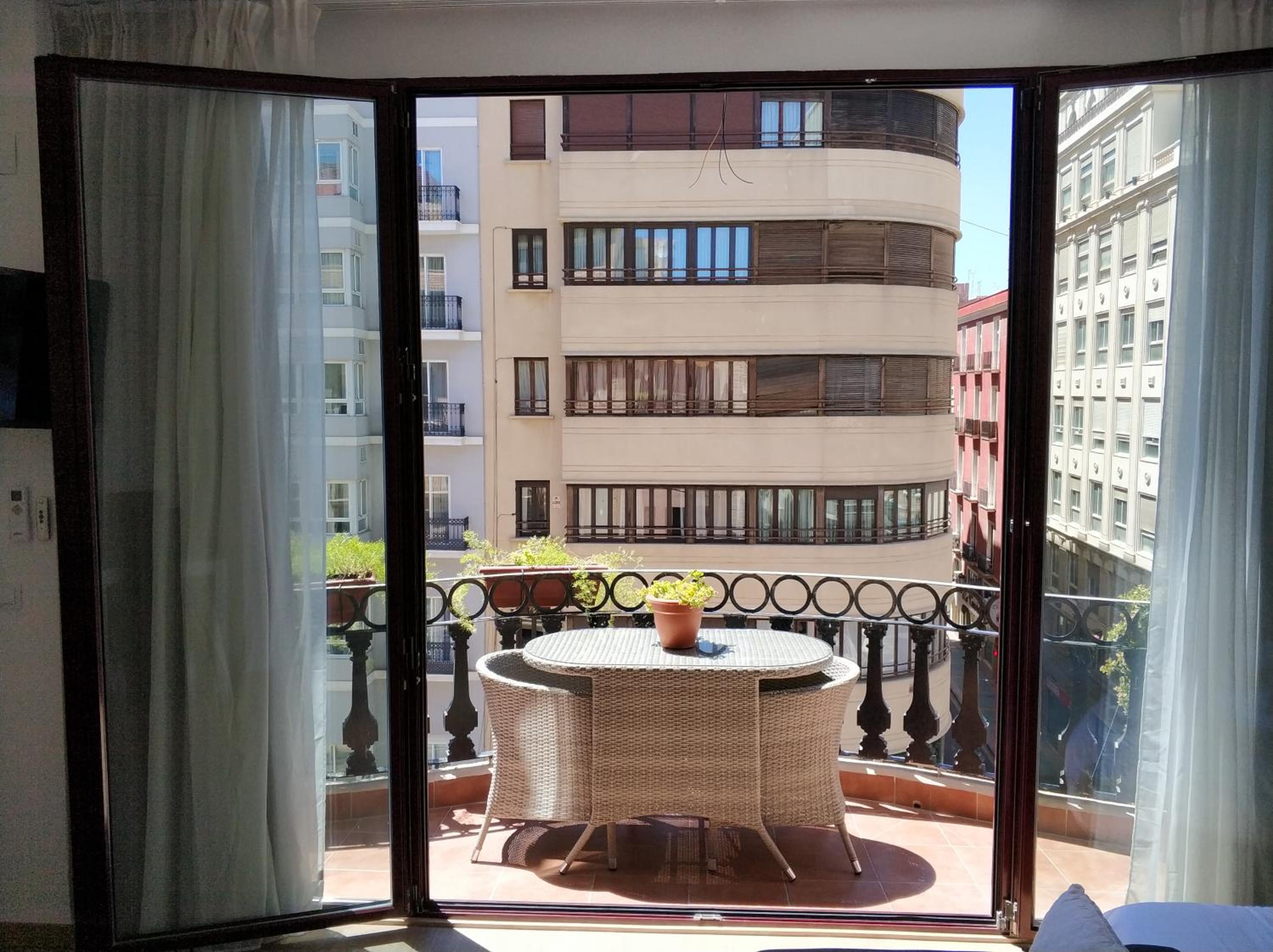 Deluxe Studio with Balcony and Sea View photo 3