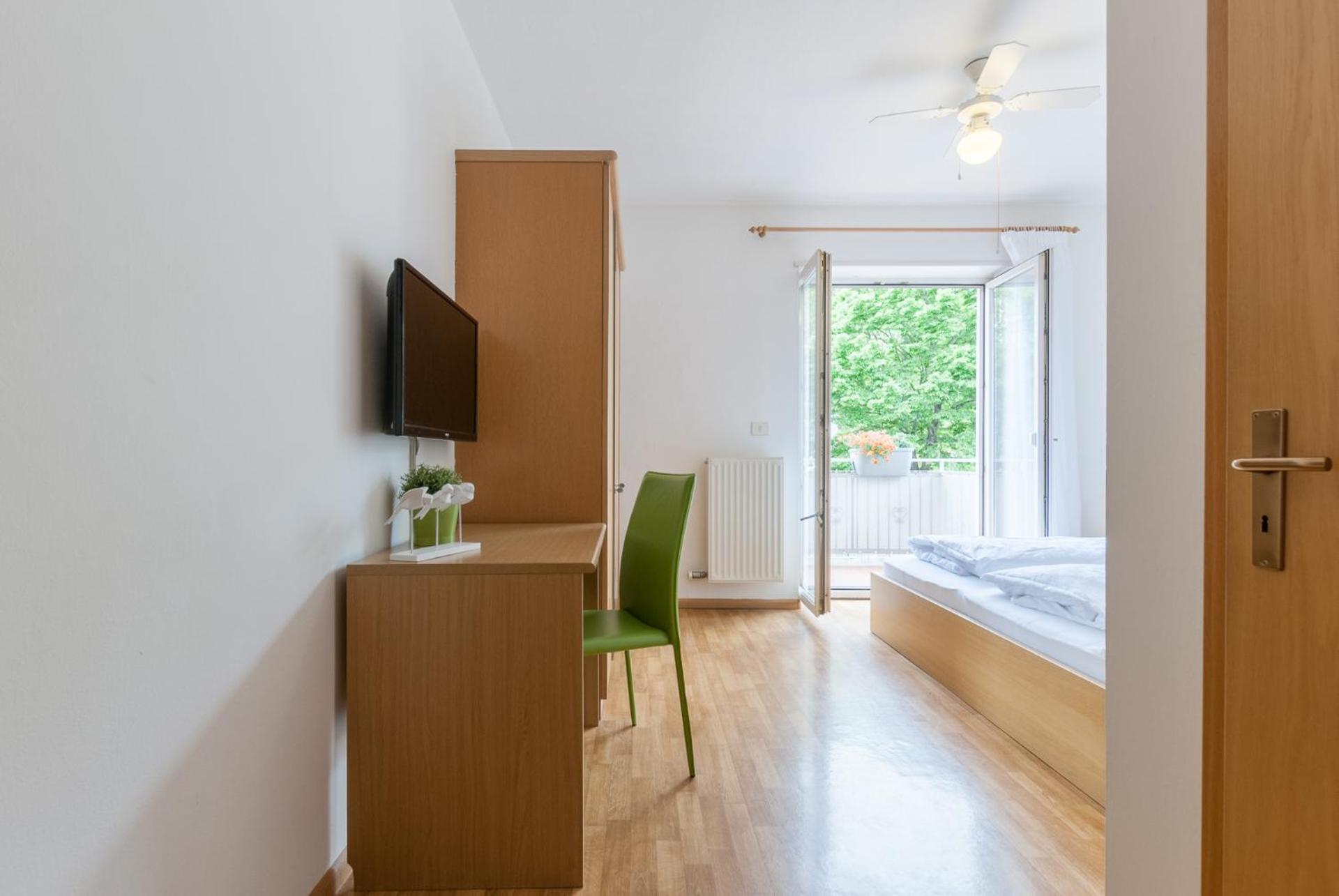 Standard Double Room - Photo 15