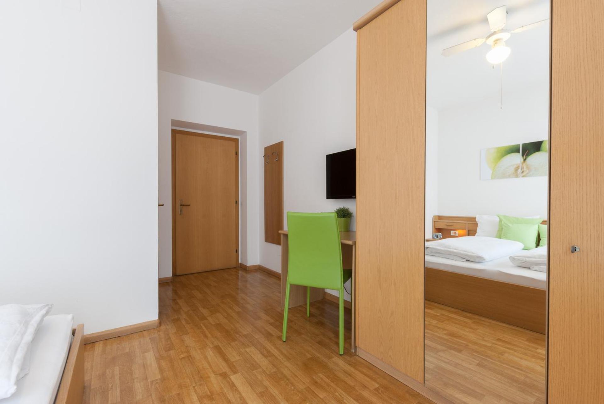 Standard Double Room - Photo 6