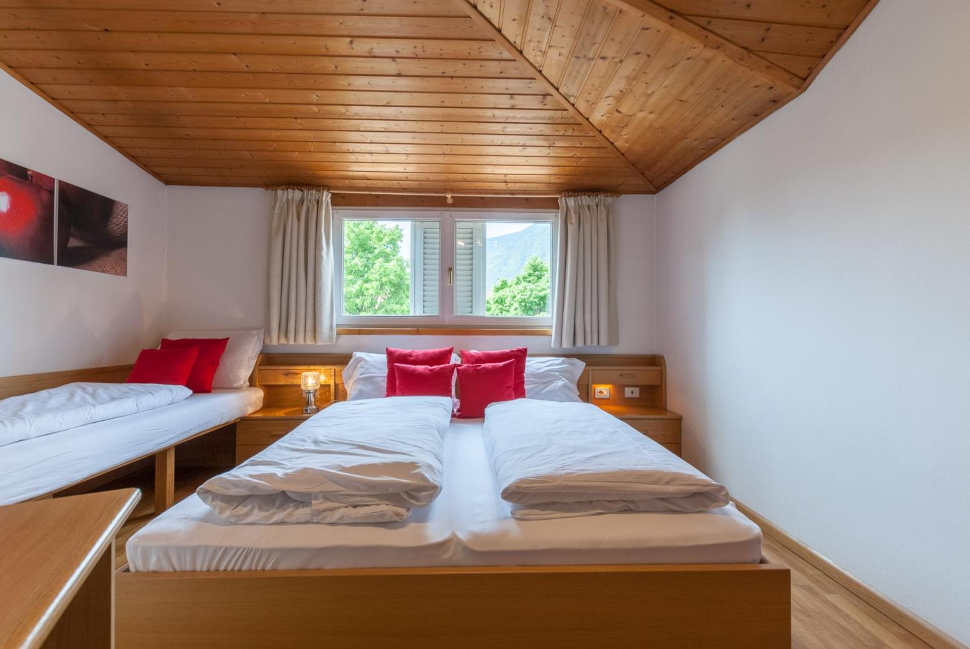 Standard Triple Room - Photo 8