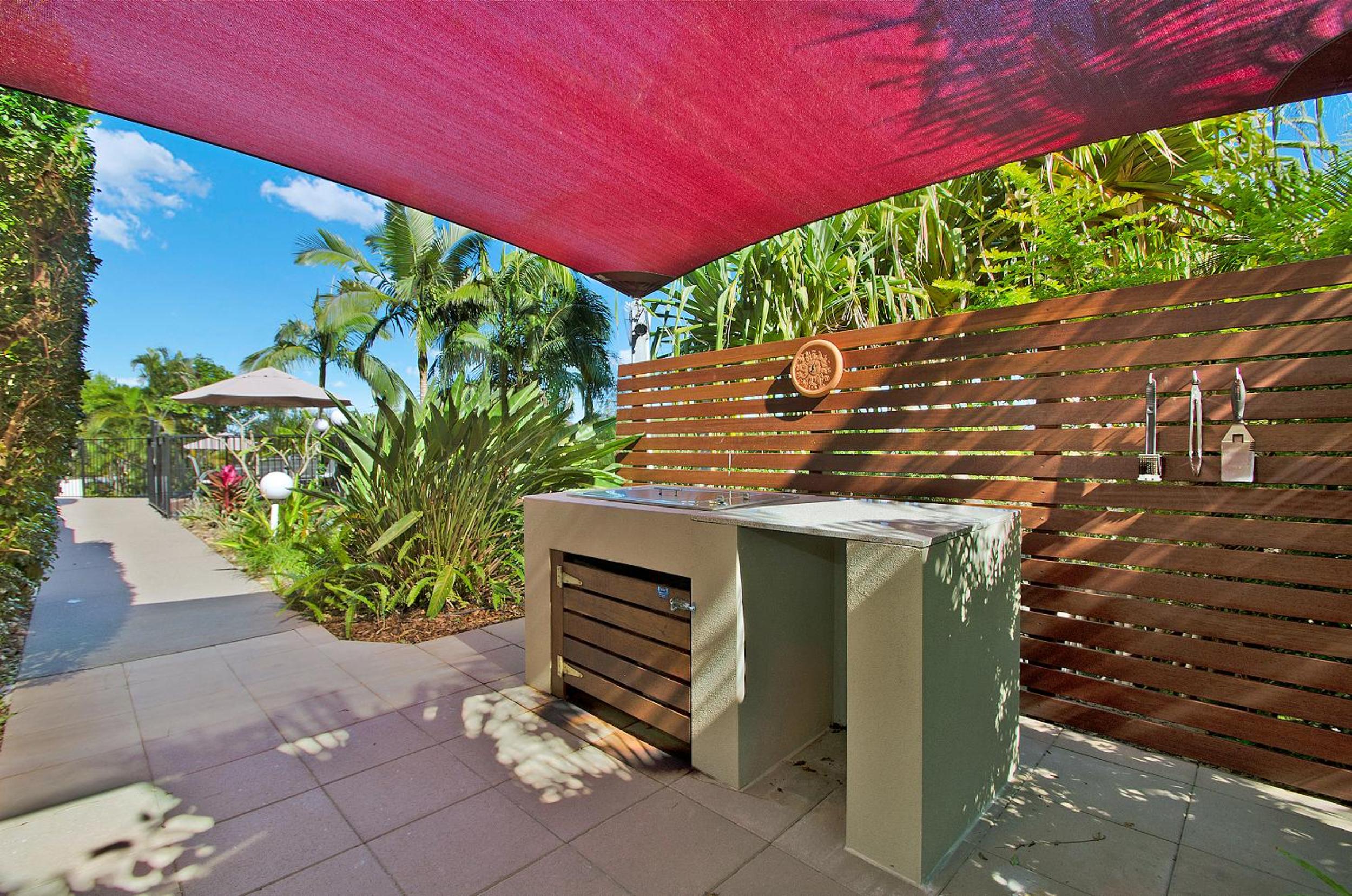Two-Bedroom Apartment with Balcony and View photo 3