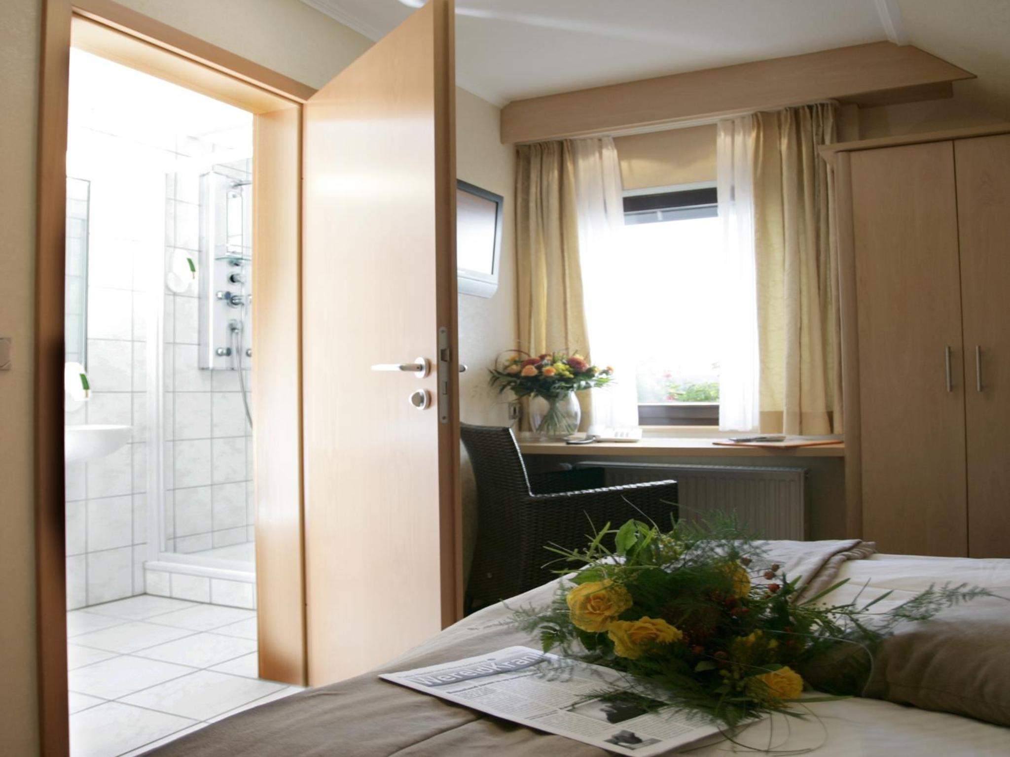 Small Double Room - Photo 4