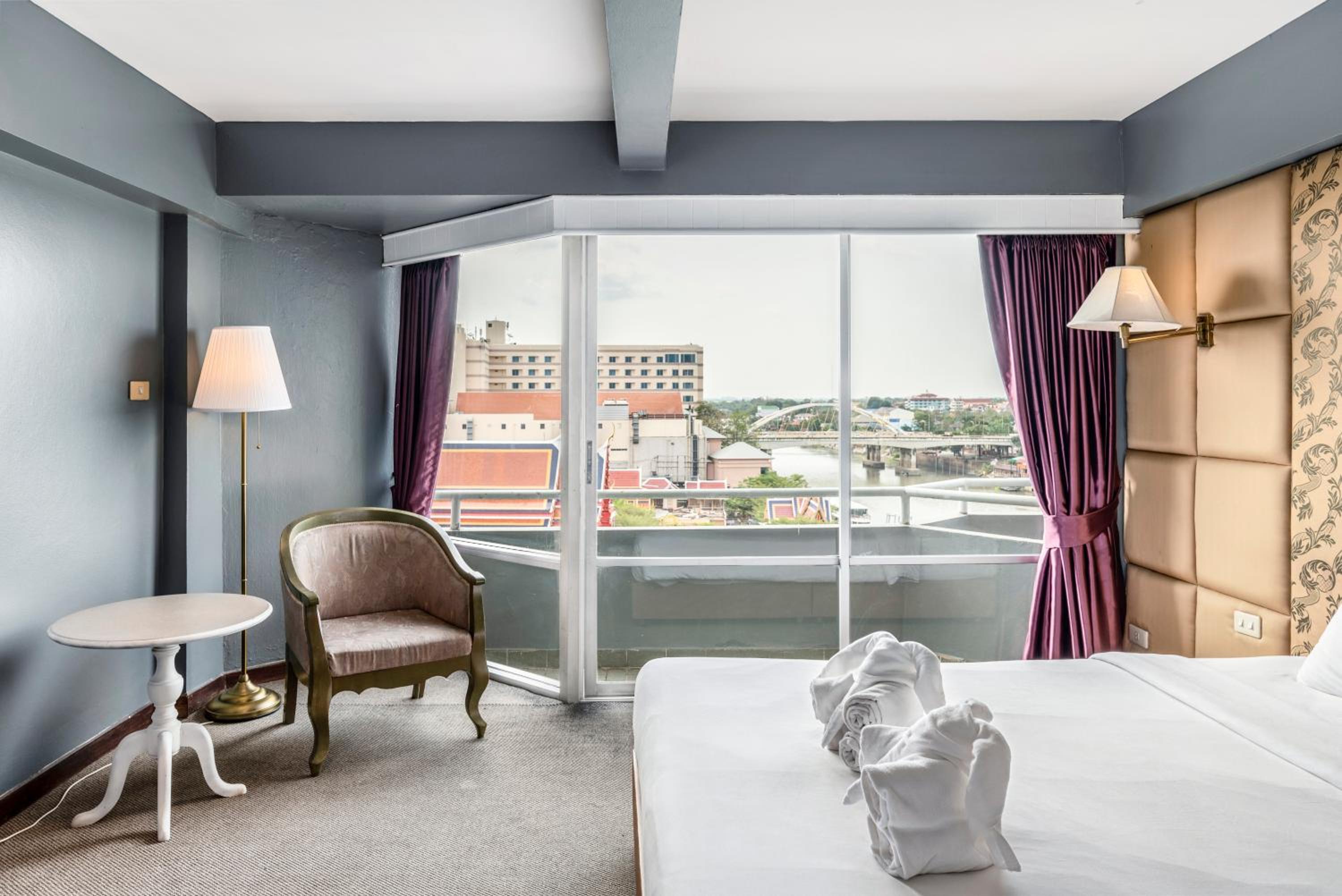 Deluxe King or Twin Room with River View - Photo 7
