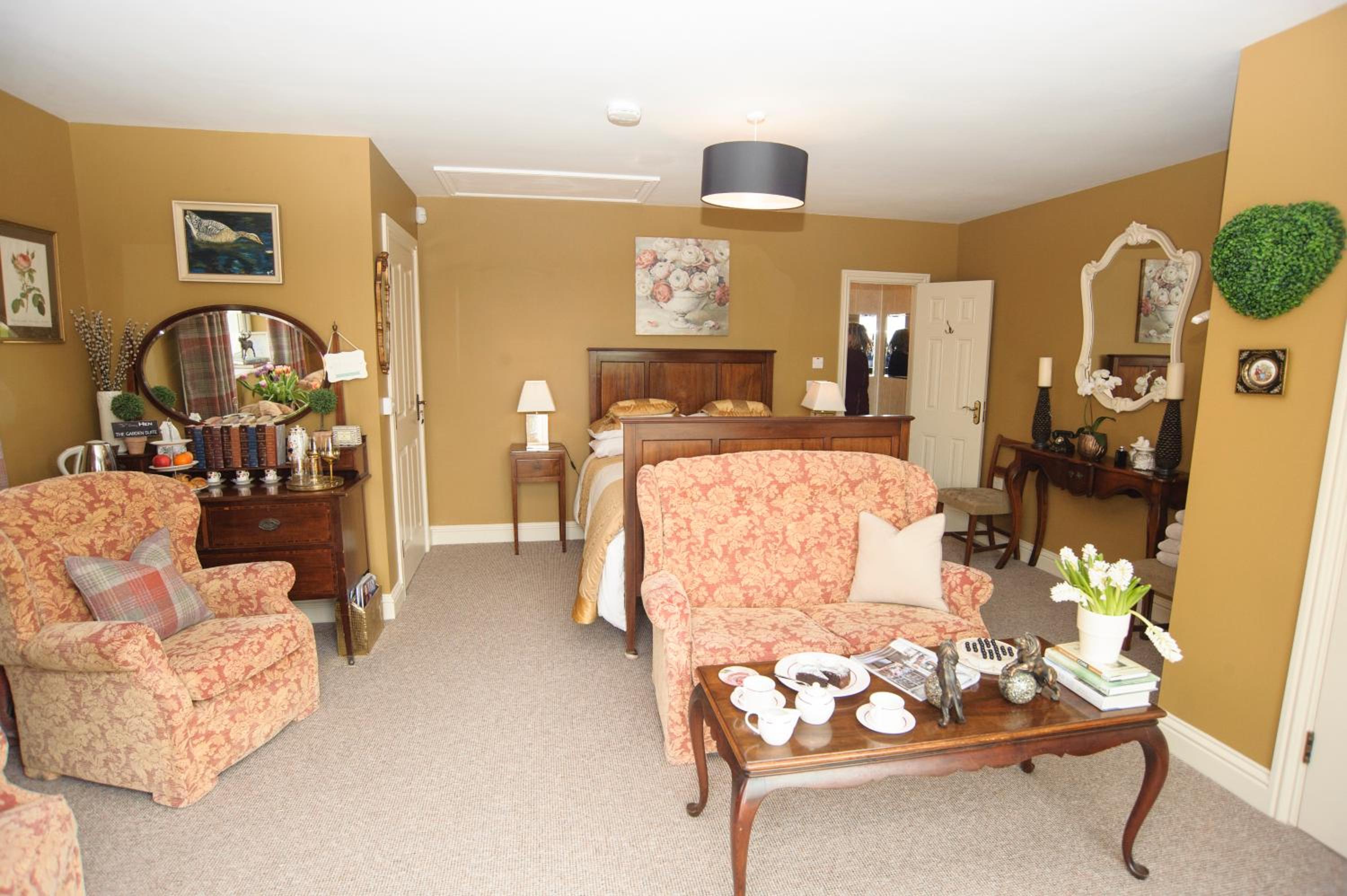 Suite with Garden View