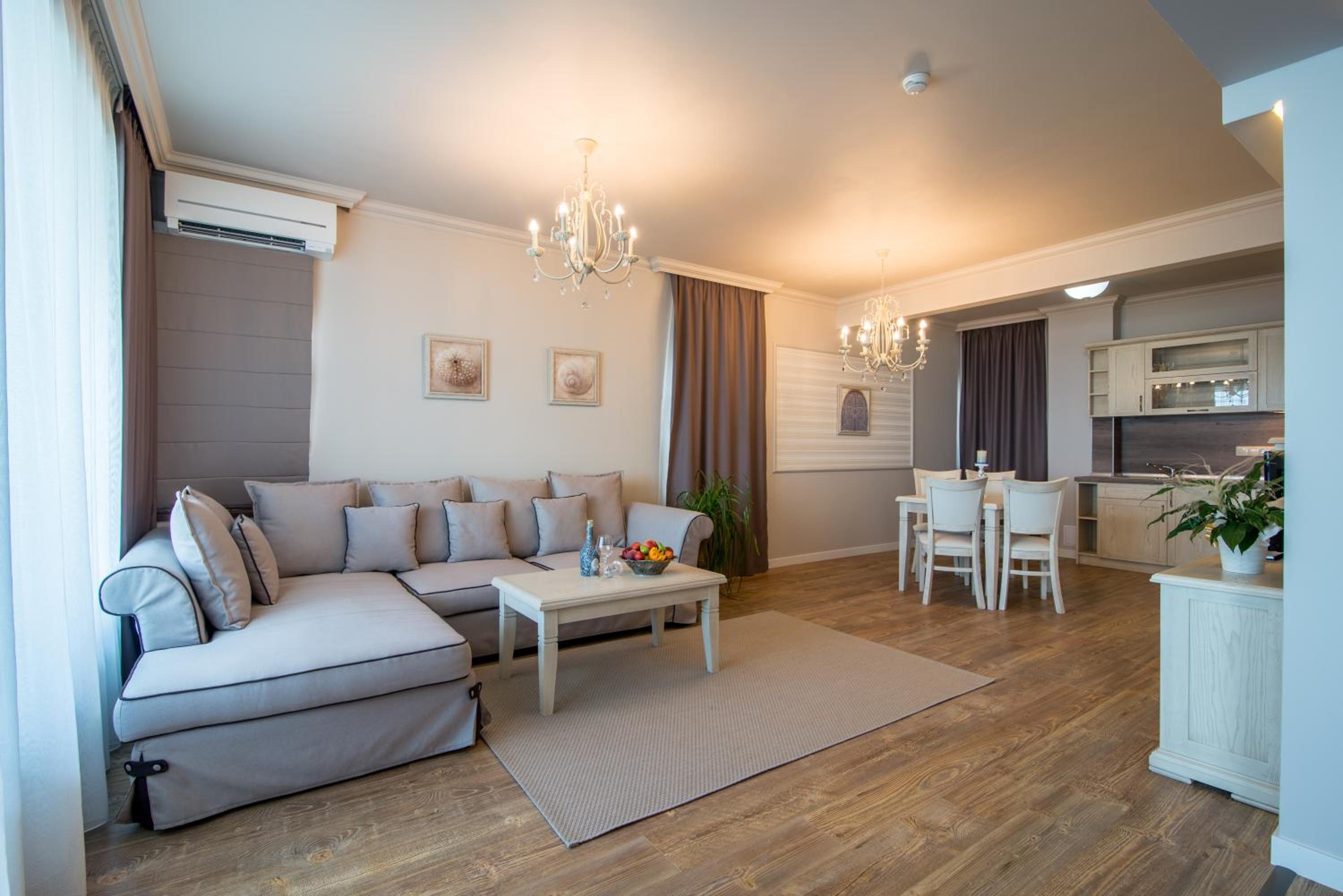 One-Bedroom Apartment with Sea View (2 Adults + 2 Children)  photo 1