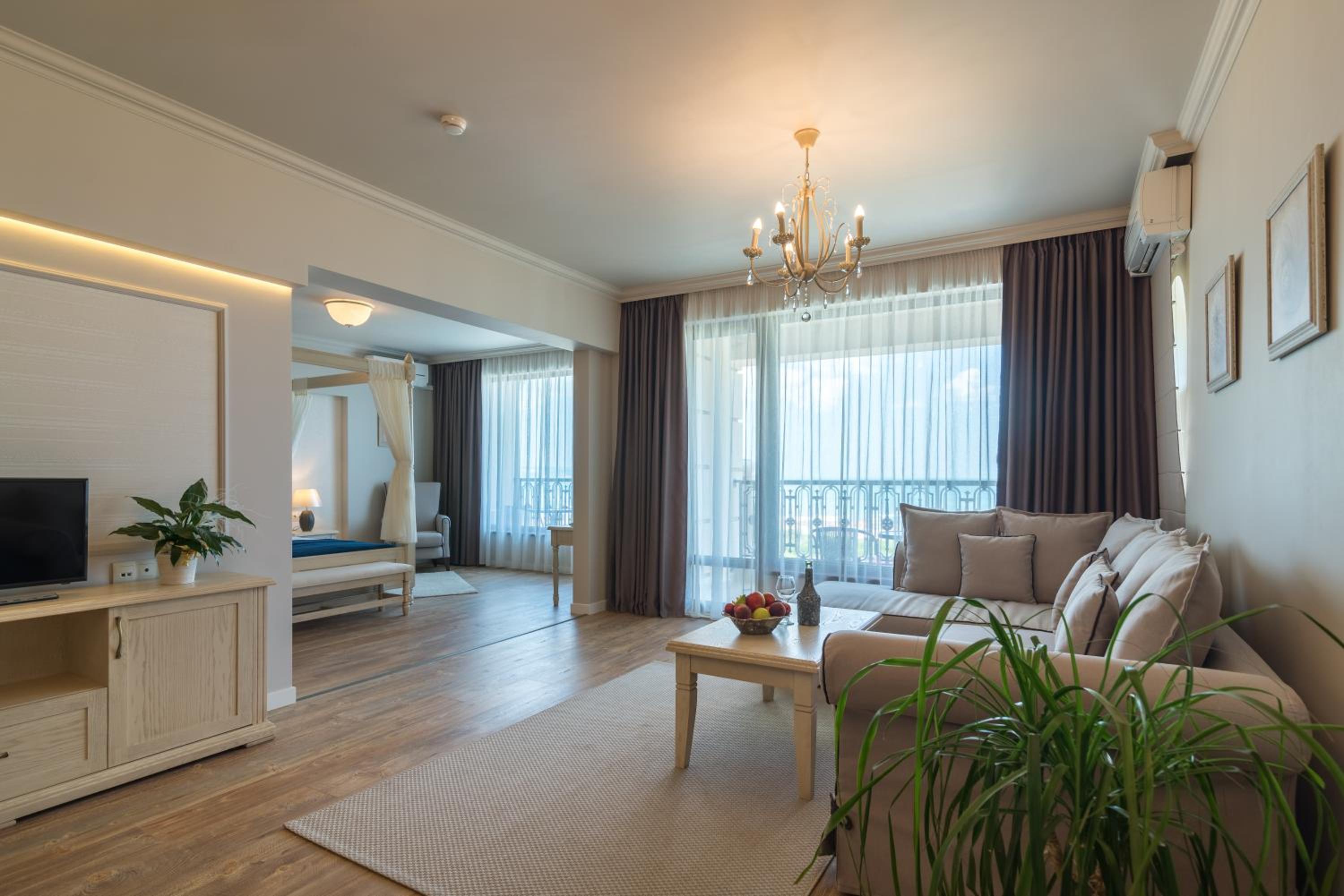 One-Bedroom Apartment with Sea View (2 Adults + 2 Children)  photo 3