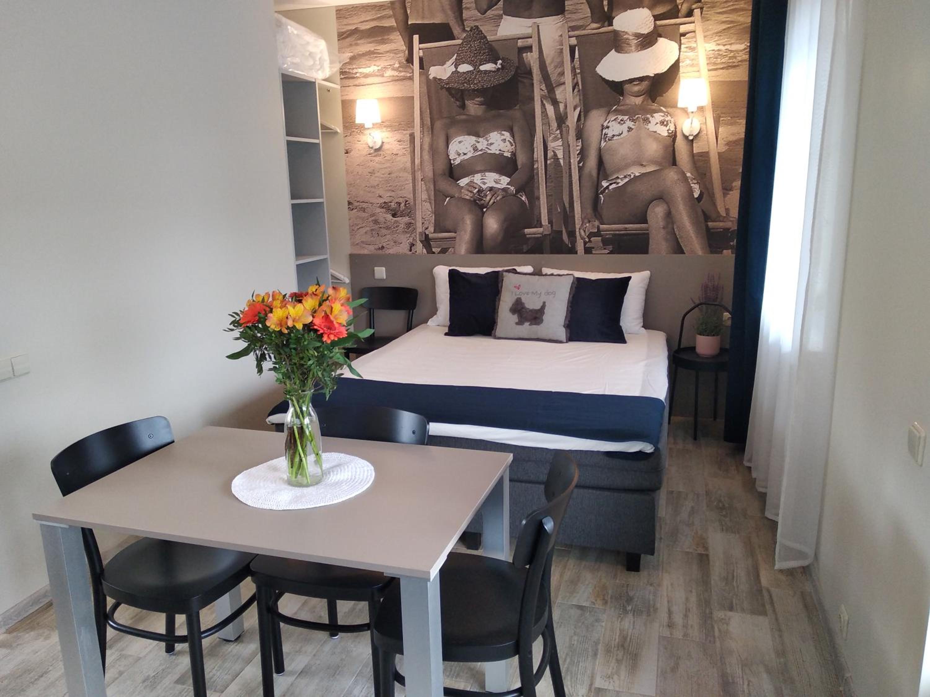 Studio Apartment - Photo 17