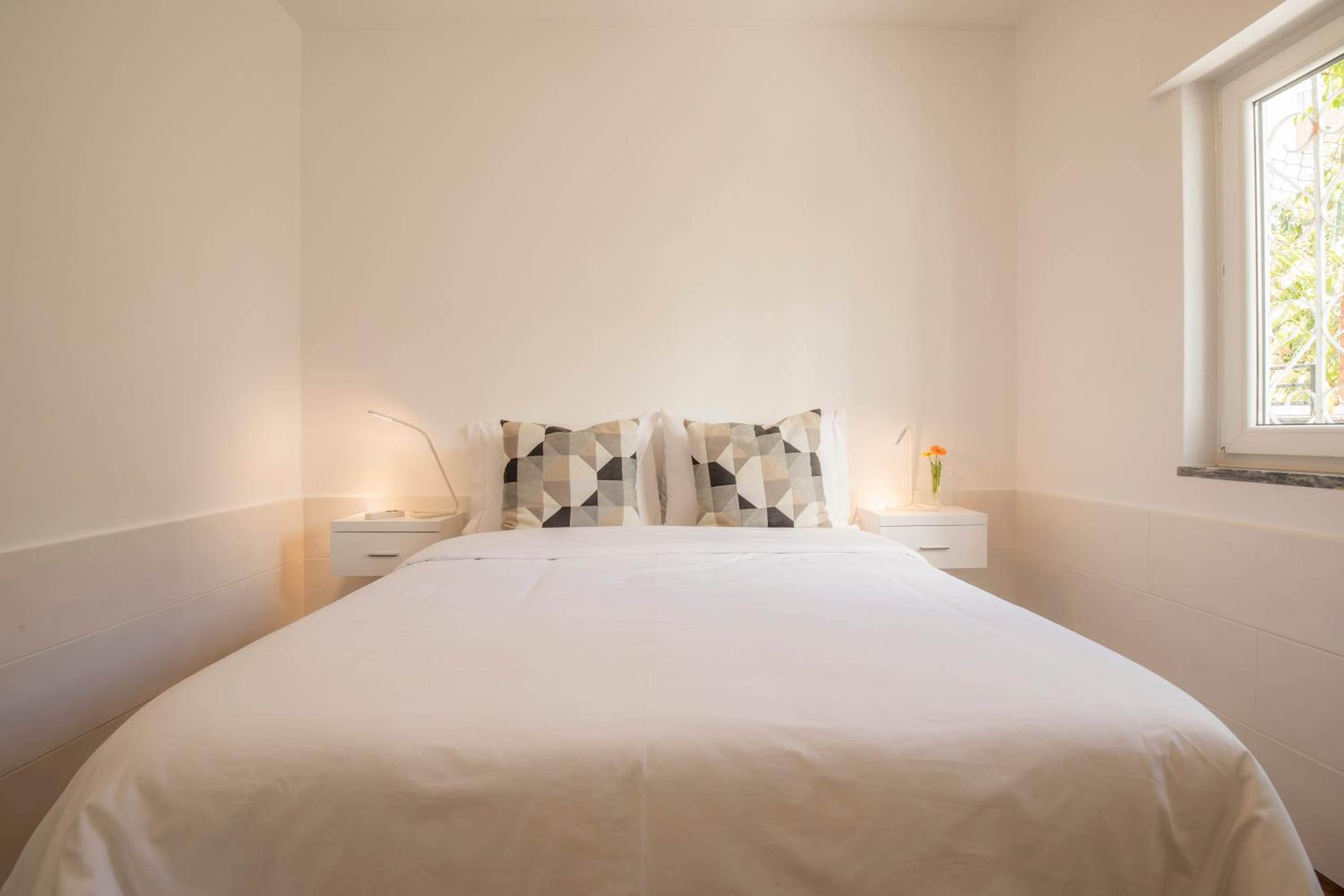 Double Room with Private External Bathroom - Photo 3