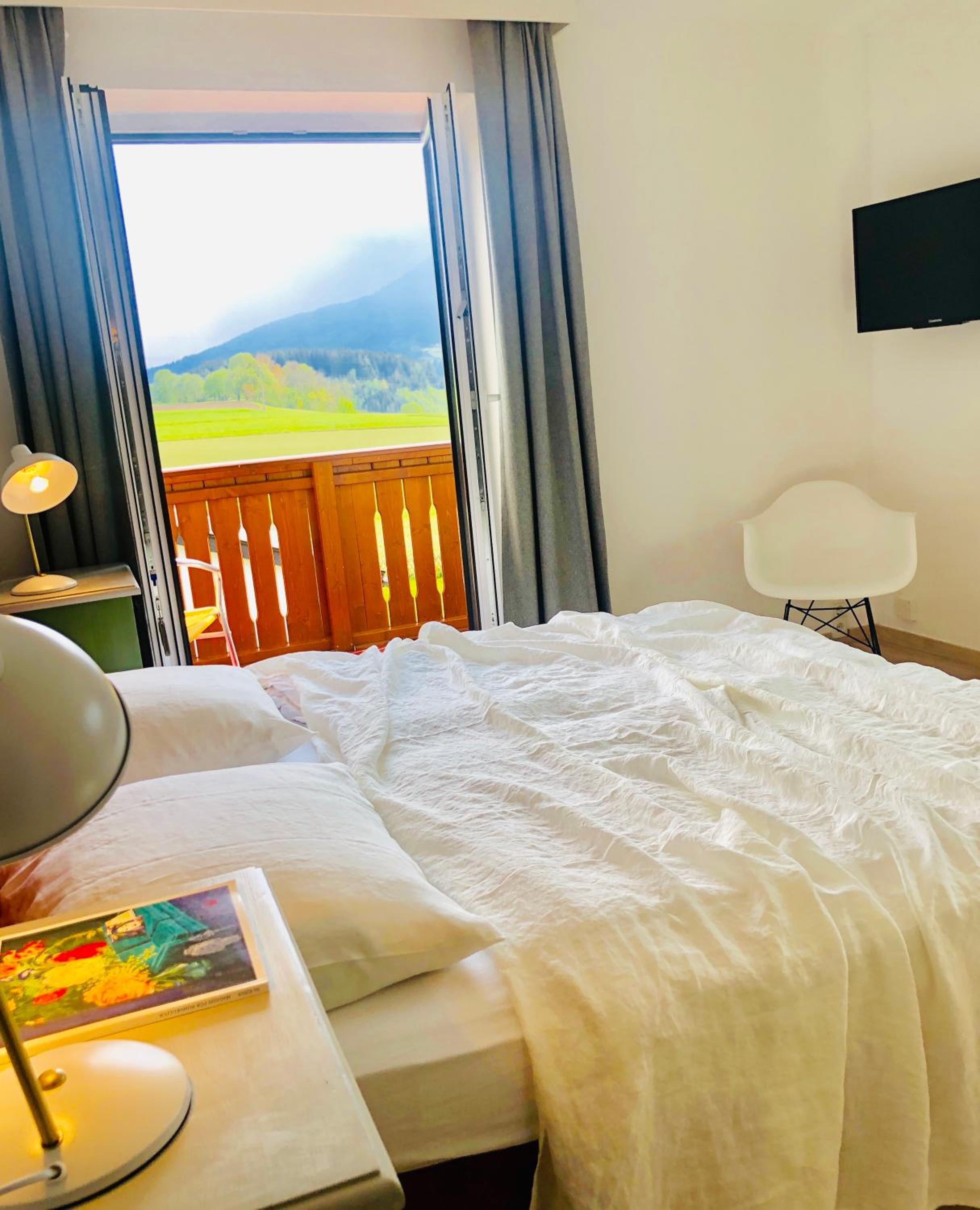 Standard Double Room with Balcony - Photo 11