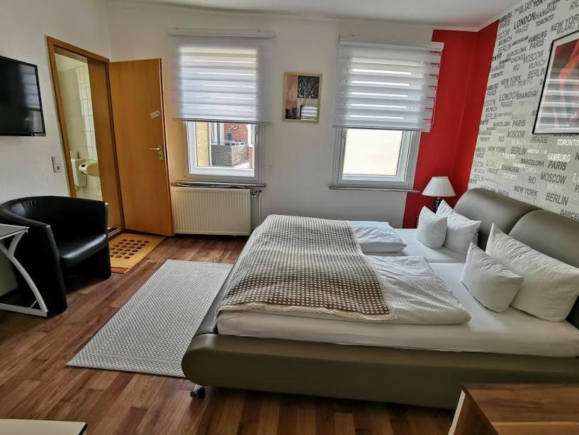 Double or Twin Room - Photo 4